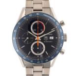 A GENTLEMAN'S SIZE STAINLESS STEEL TAG HEUER CARRERA AUTOMATIC CHRONOGRAPH BRACELET WATCH DATED