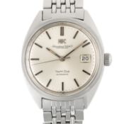 A GENTLEMAN'S SIZE STAINLESS STEEL IWC YACHT CLUB AUTOMATIC BRACELET WATCH CIRCA 1969, REF. 811A