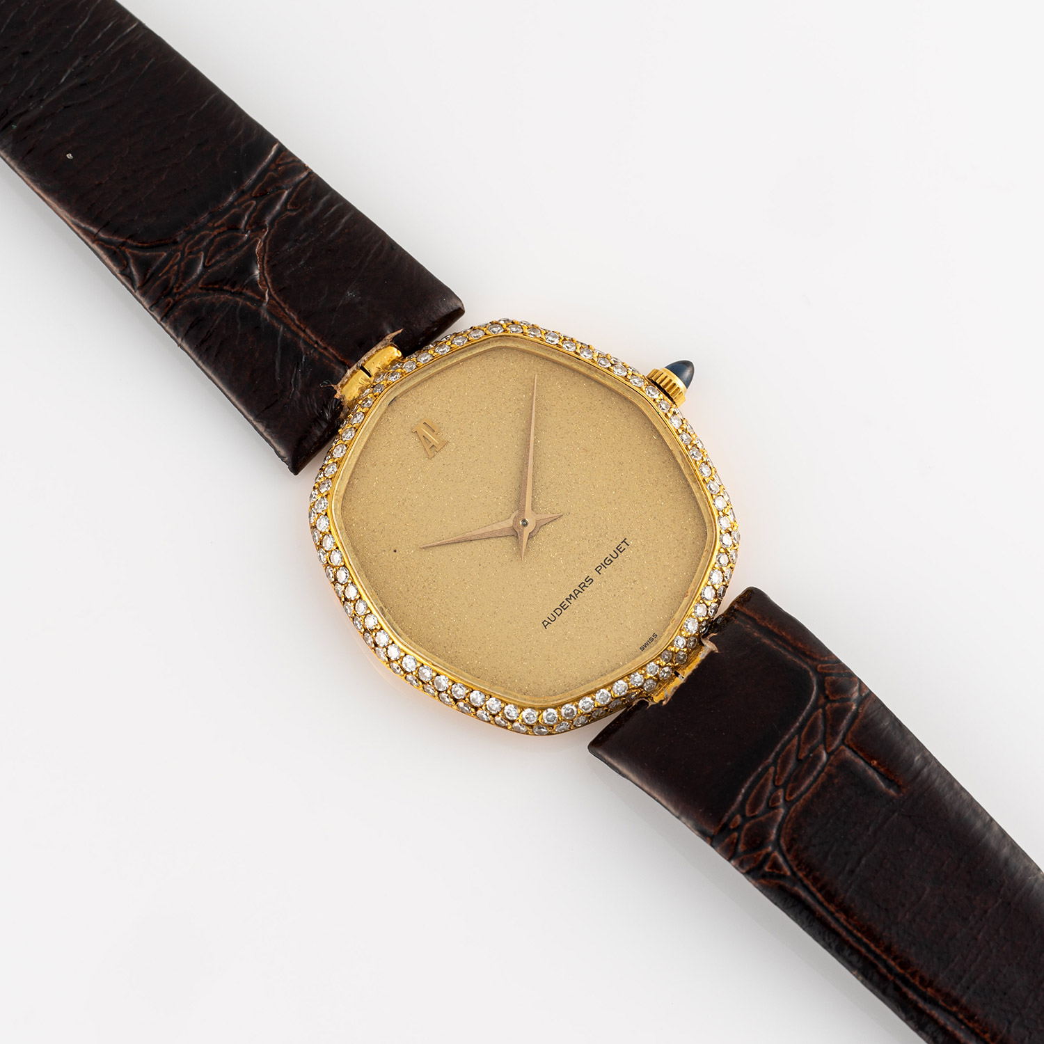 A FINE GENTLEMAN'S SIZE 18K SOLID GOLD & DIAMOND AUDEMARS PIGUET OCTAGONAL WRIST WATCH CIRCA 1970s - Image 3 of 8