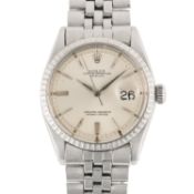 A GENTLEMAN'S SIZE STAINLESS STEEL ROLEX OYSTER PERPETUAL DATEJUST BRACELET WATCH CIRCA 1963, REF.