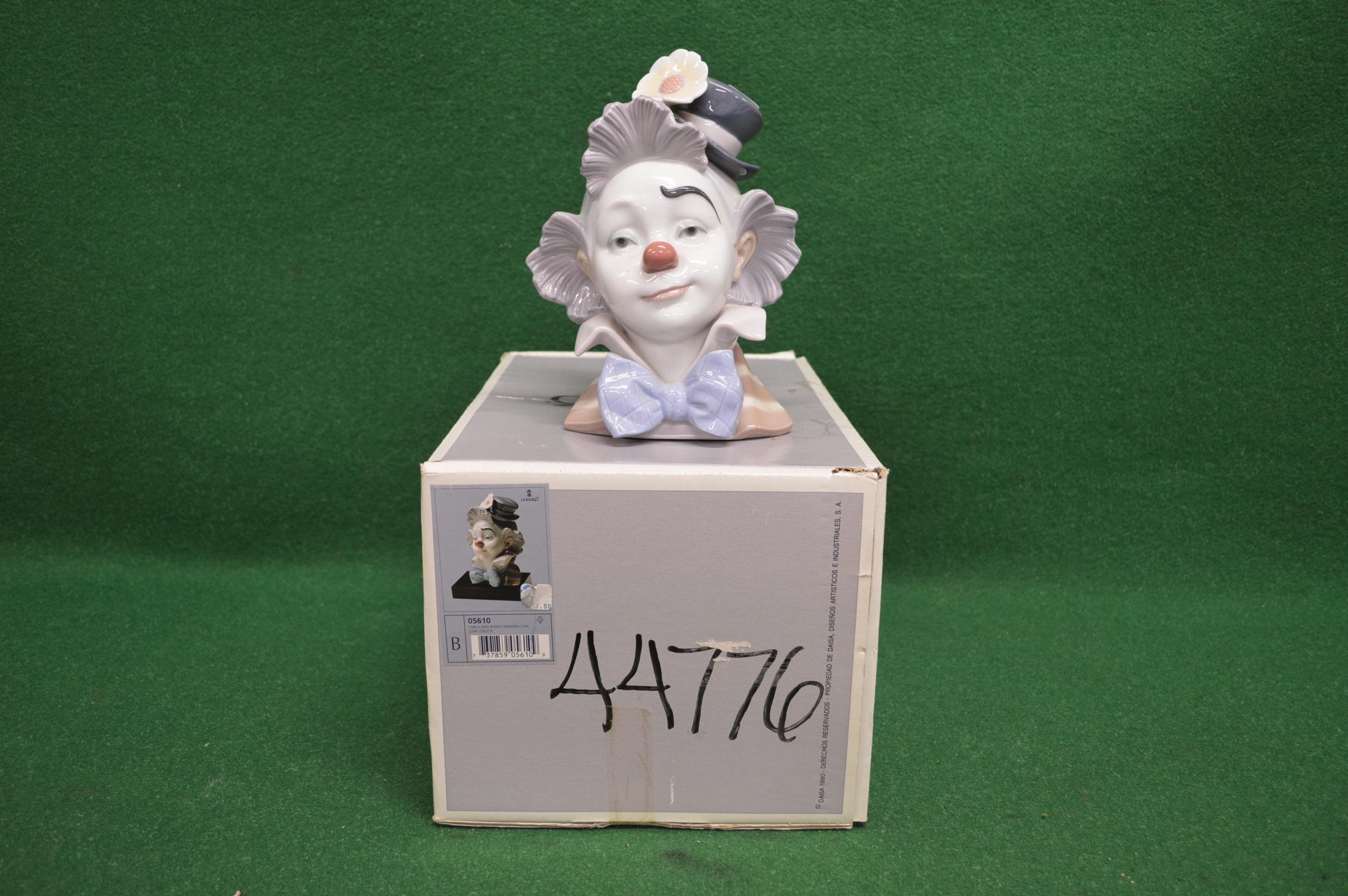 Lladro bust of Clown No. 5610, with original box Please note descriptions are not condition reports,