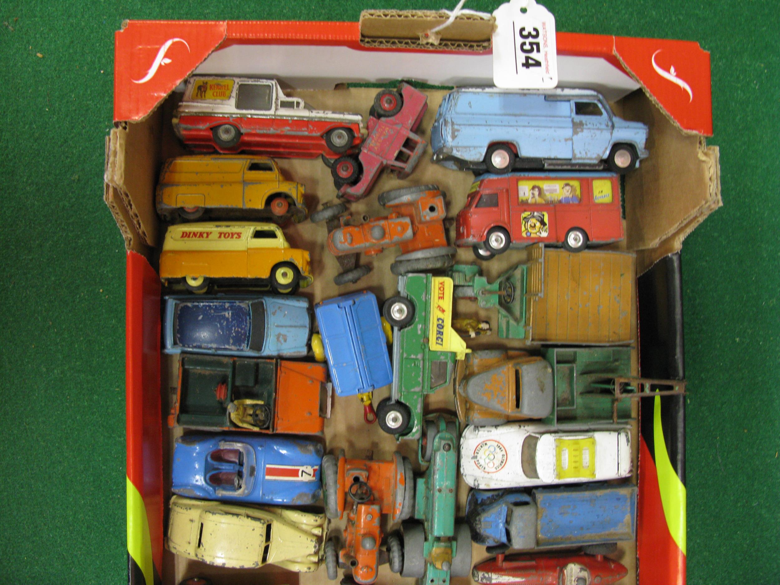 Box of approx thirty loose Corgi and Dinky diecast vehicles to include: Chipperfields booking office - Image 2 of 3