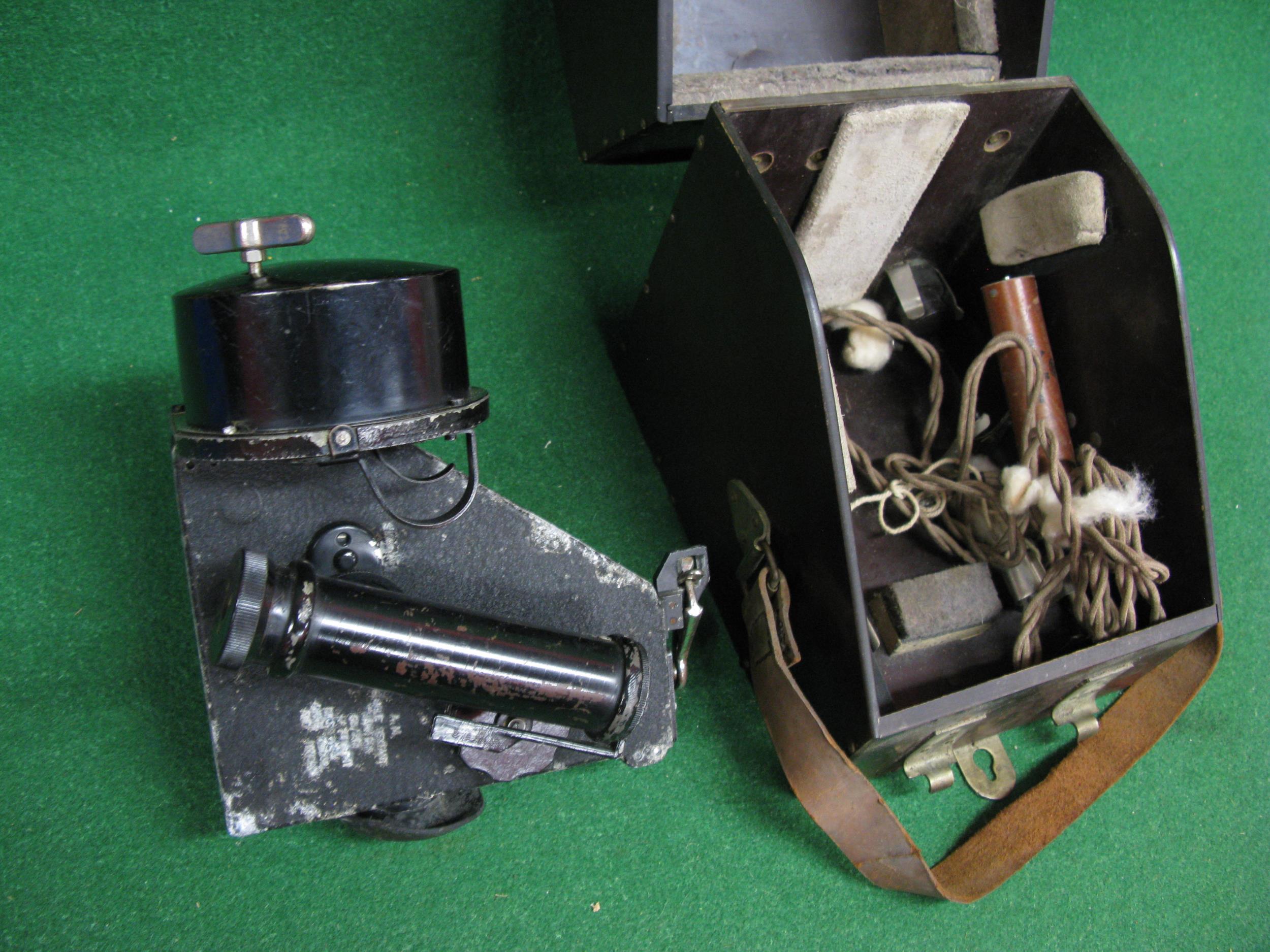 WWII portable cased bubble sextant Mk1XA which was a navigation aid used in aircraft Please note - Image 4 of 4