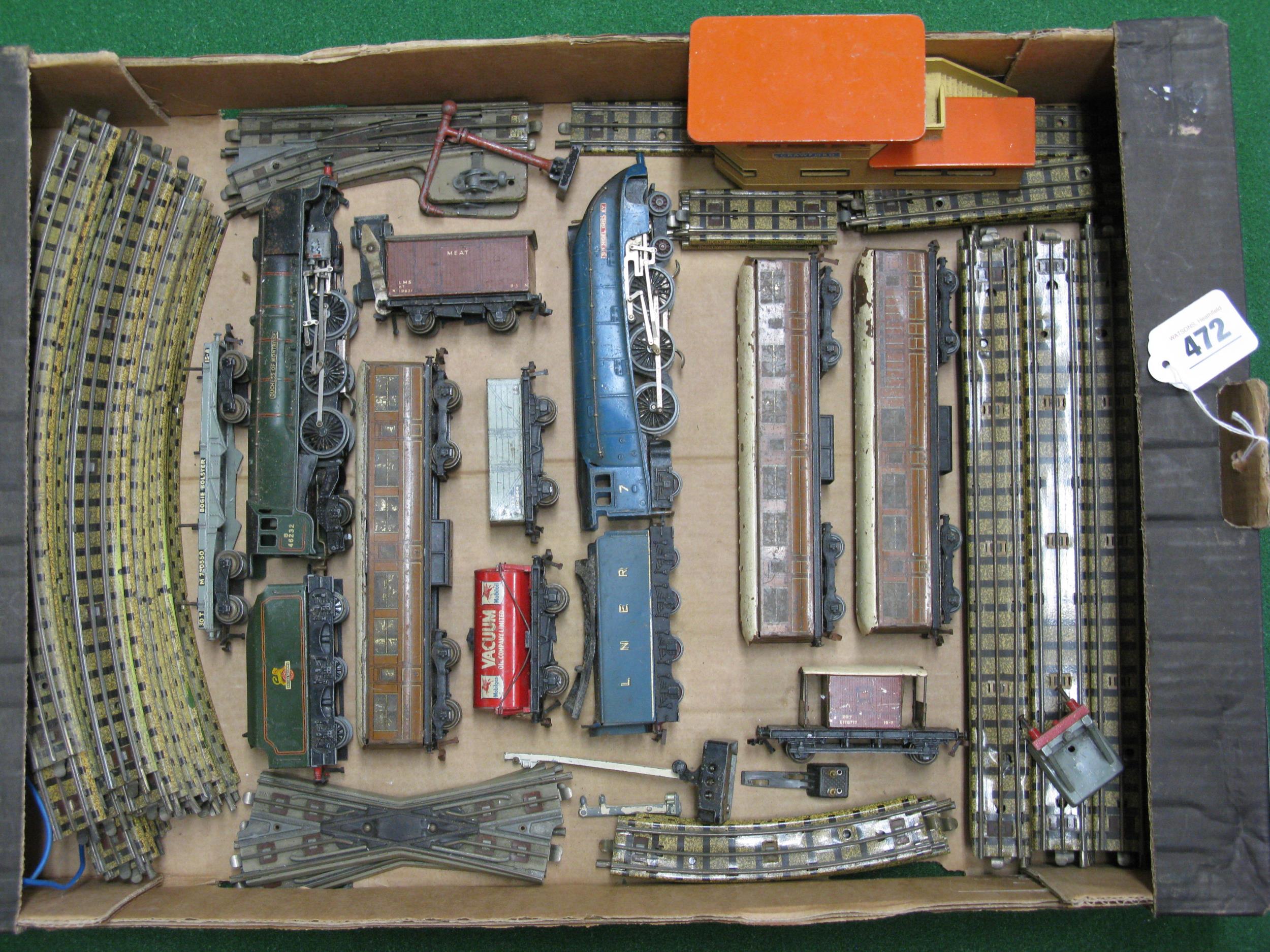 Loft find box of Hornby Dublo 3 Rail to include: A4 4-6-2 No. 7 Sir Nigel Gresley in LNER blue, 8P - Image 3 of 3