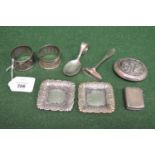 Group of silver items to comprise: vesta case hallmarked for Chester 1906, napkin ring hallmarked