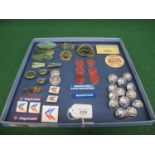 Tray of bus company related badges and buttons for: Maidstone & District including Driver and