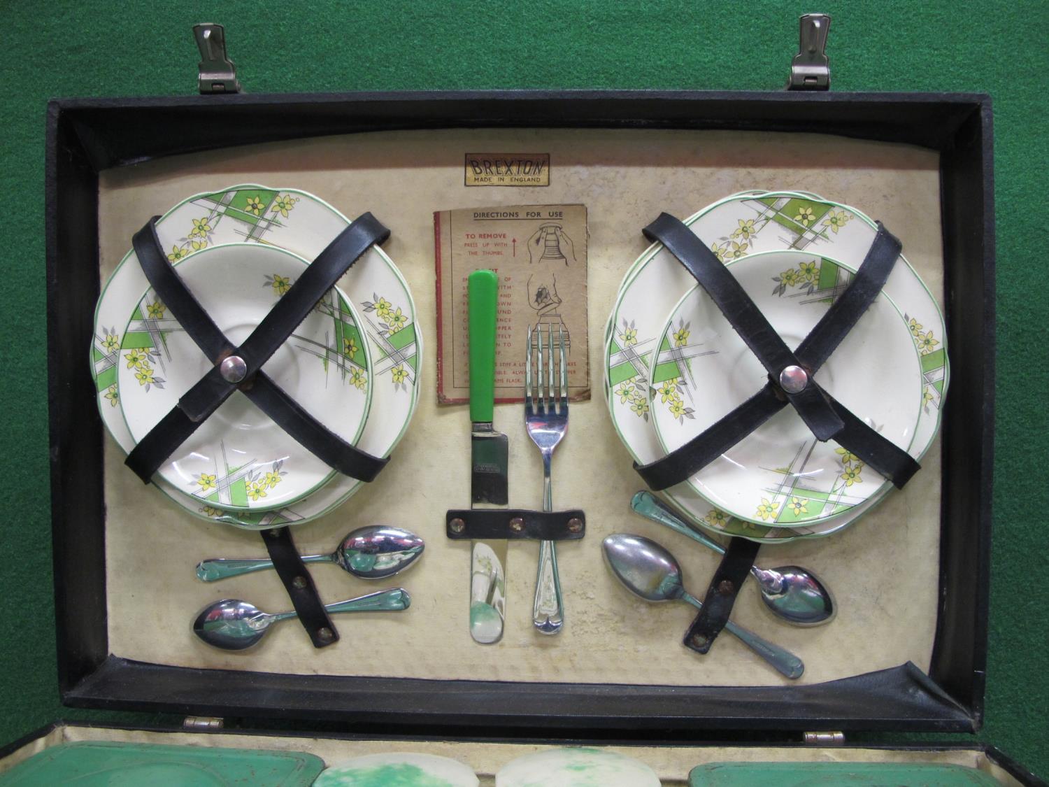 Brexton picnic case in black with china plates and cups, two tins, Thermos and cutlery Please note - Bild 3 aus 3