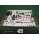 Tray of metal street, roadside and garage furniture from Dinky and Britains etc Please note