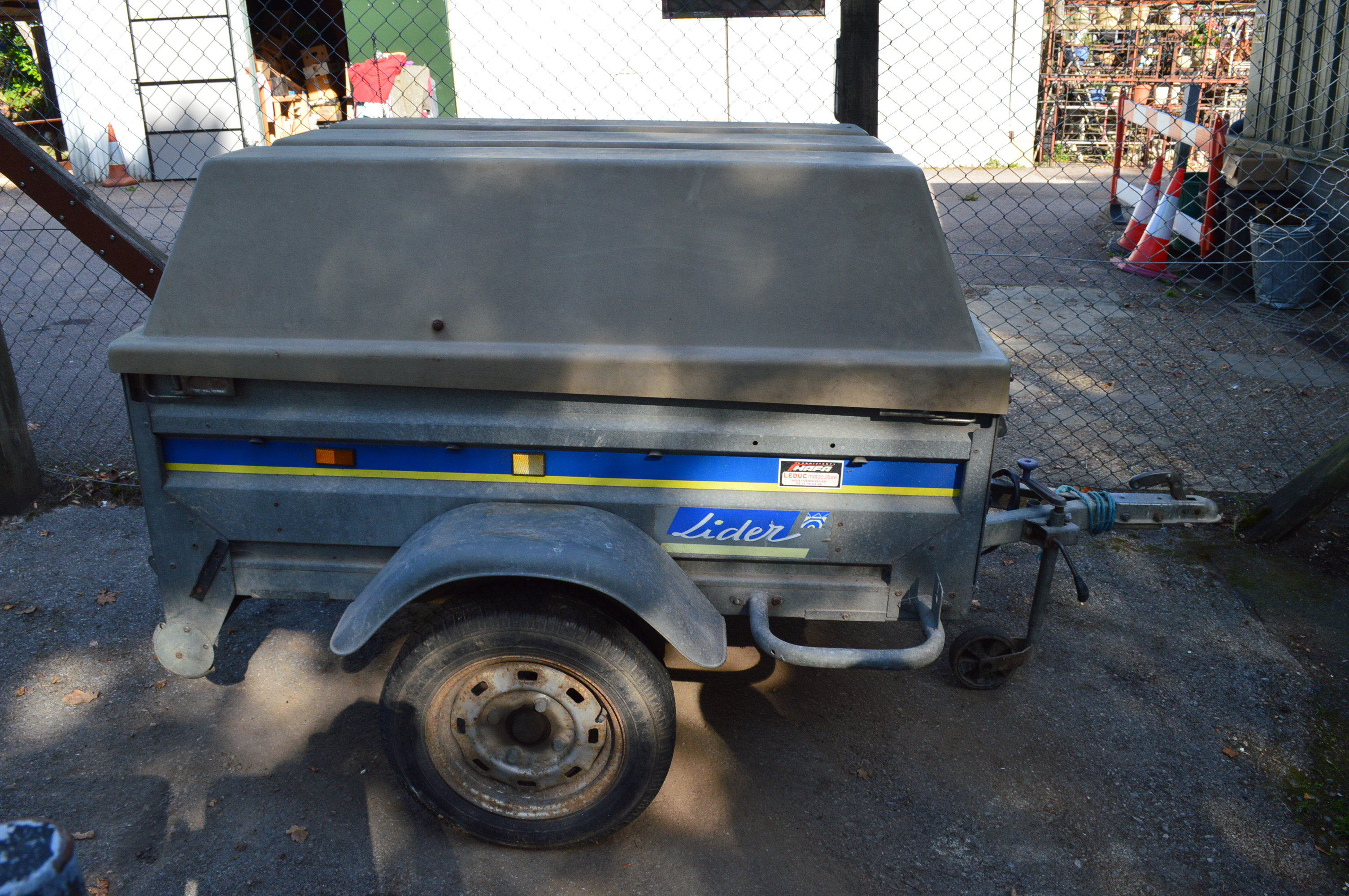 Lider car trailer and hard cover Please note descriptions are not condition reports, please