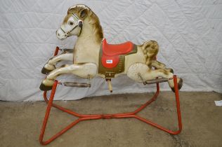 Metal Mobo Prairie King sprung action horse Please note descriptions are not condition reports,