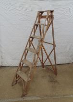 Woodware A1 wooden stepladder - 20" x 69" tall Please note descriptions are not condition reports,