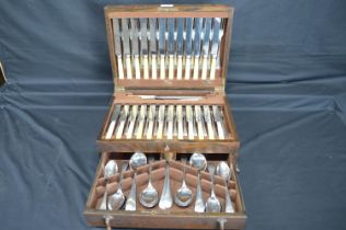 Oak canteen of cutlery by Joseph Rodgers Please note descriptions are not condition reports,