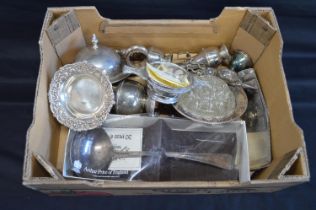 Box of assorted silver plate to include: ladle, candle snuffers and silver dish etc Please note