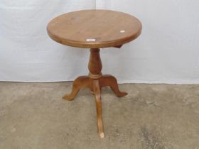 Circular pine occasional table on turned column leading to three cabriole legs - 20.5" dia x 24"