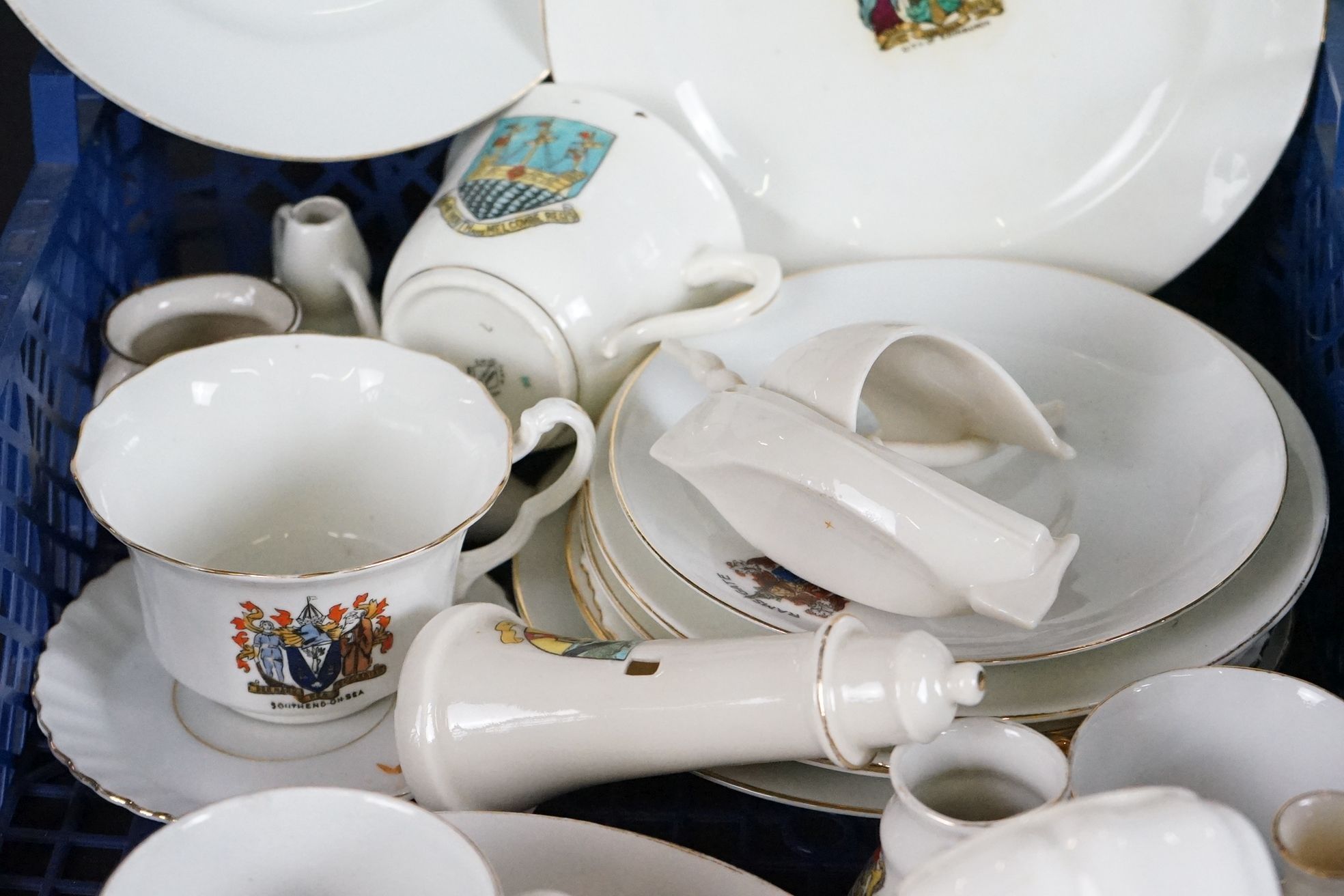 Collection of mixed teacups, coffee cups and saucers to include miniature examples, featuring - Image 3 of 10