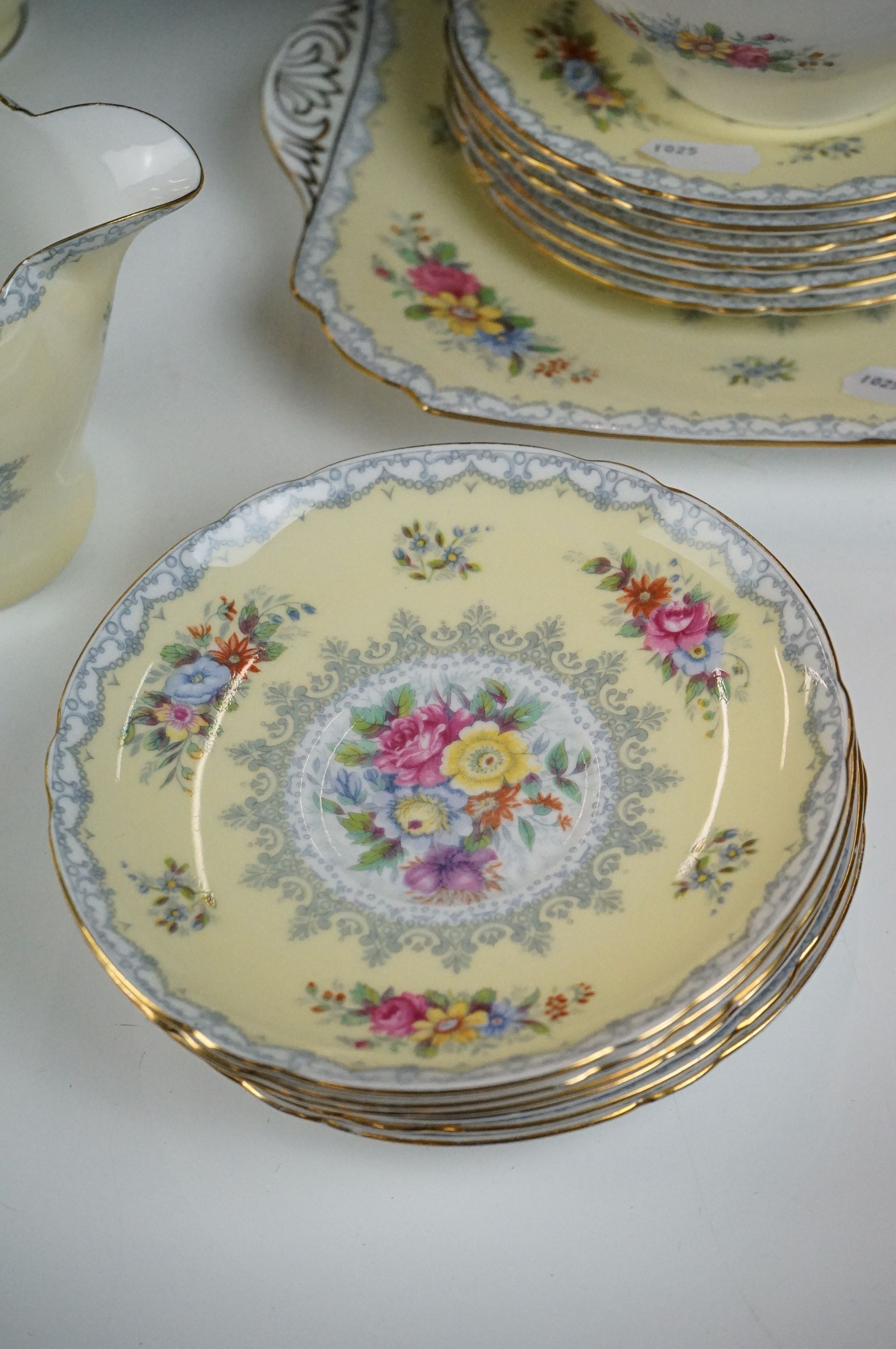 Shelley Yellow ' Crochet ' pattern tea set, no. 13643/516, comprising 6 teacups & saucers, 6 tea - Image 2 of 10