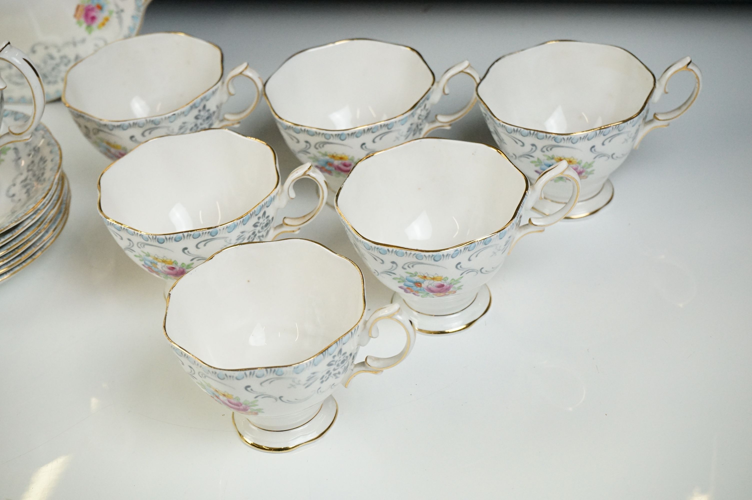 Royal Albert ' Domask ' pattern tea set, blue trio pattern no. 2693, Malvern shape, comprising 6 - Image 5 of 10