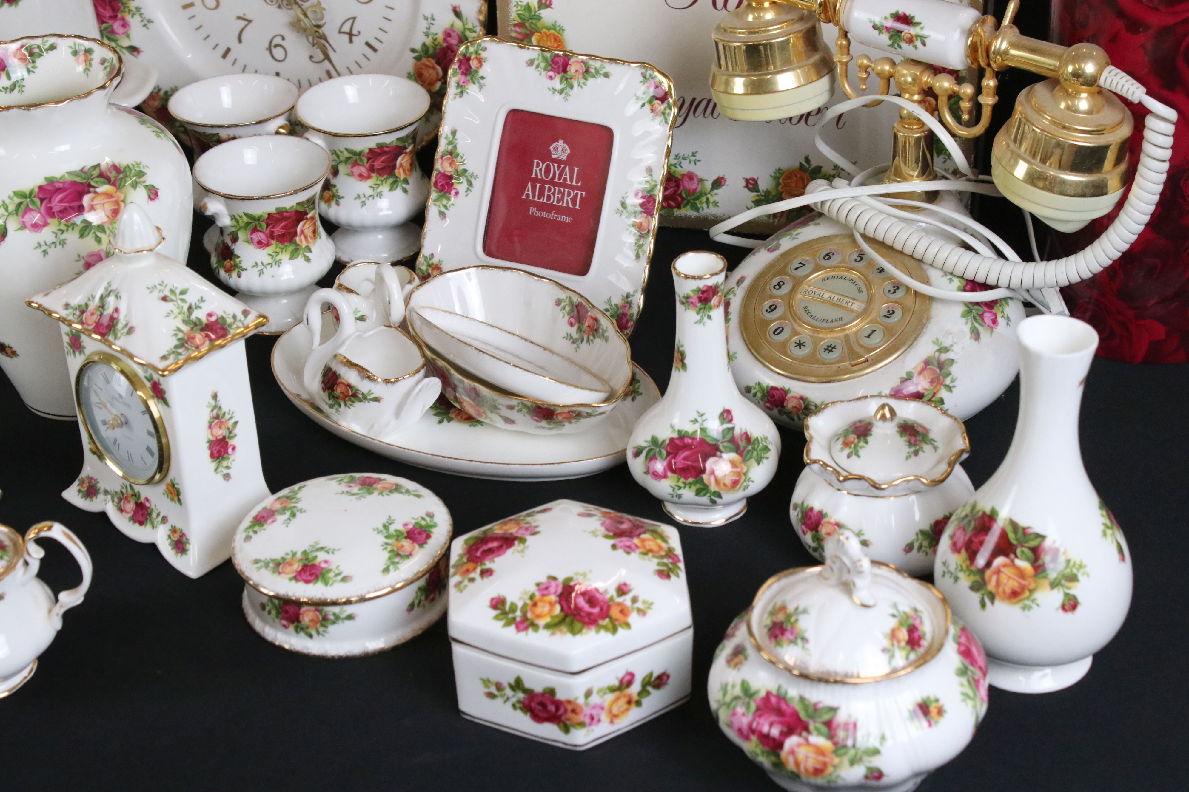 Extensive collection of Royal Albert ' Old Country Roses ' pattern ceramics comprising a biscuit - Image 6 of 11