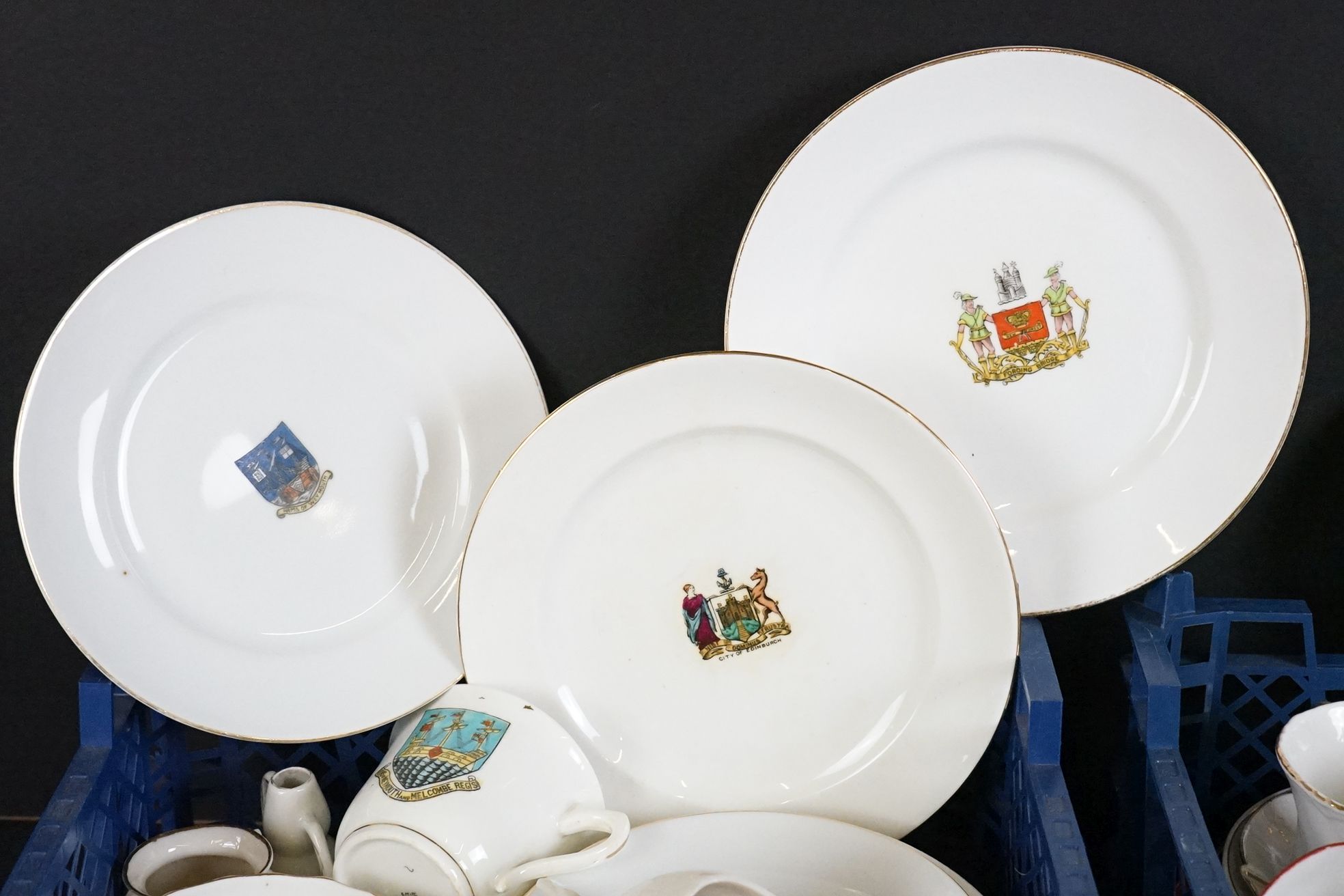 Collection of mixed teacups, coffee cups and saucers to include miniature examples, featuring - Image 2 of 10