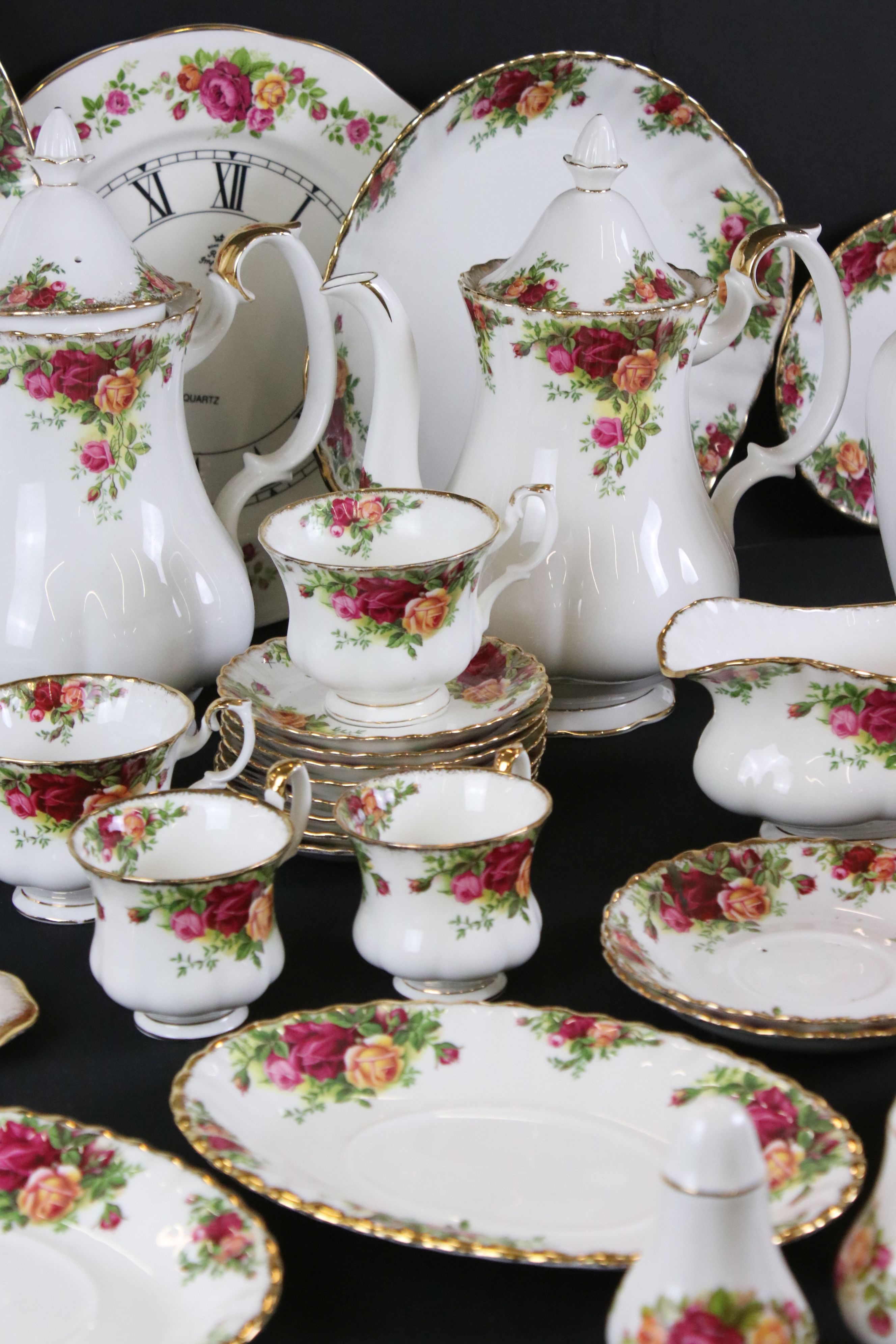 Extensive collection of Royal Albert ' Old Country Roses ' ceramics to include 2 x teapots, 3 x - Image 4 of 15