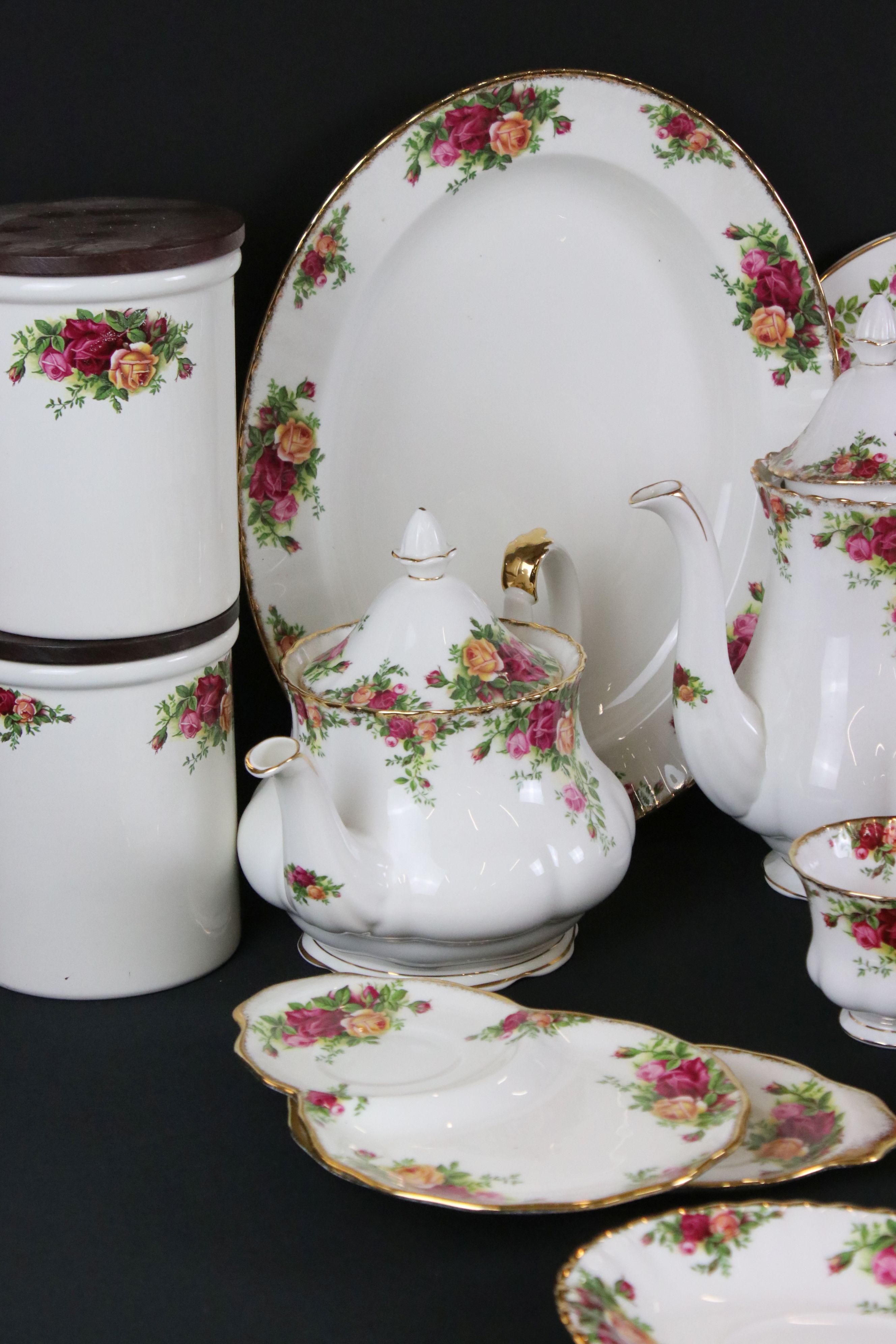 Extensive collection of Royal Albert ' Old Country Roses ' ceramics to include 2 x teapots, 3 x - Image 3 of 15