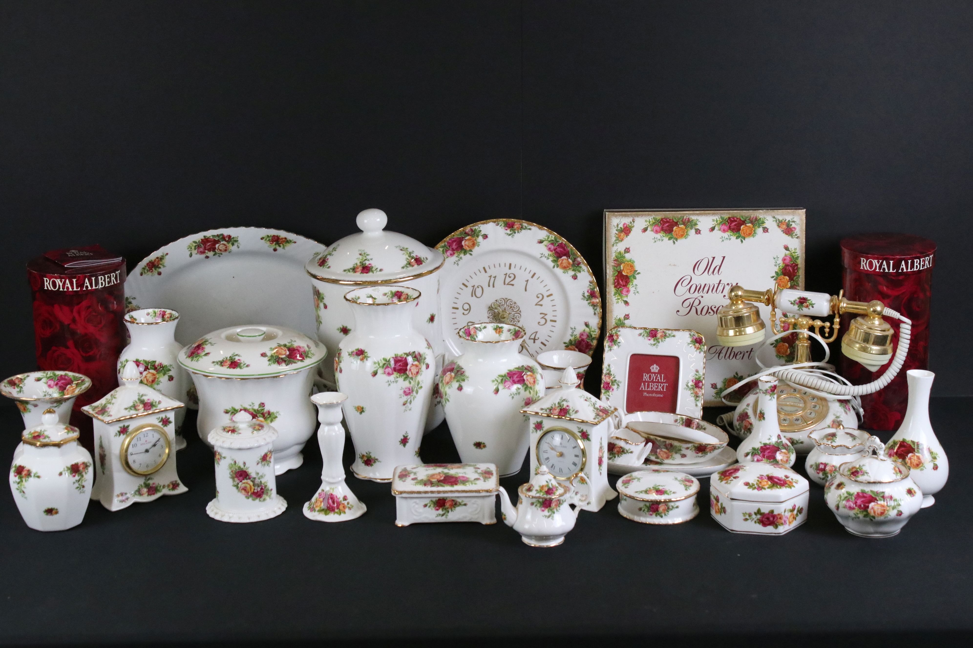 Extensive collection of Royal Albert ' Old Country Roses ' pattern ceramics comprising a biscuit - Image 11 of 11