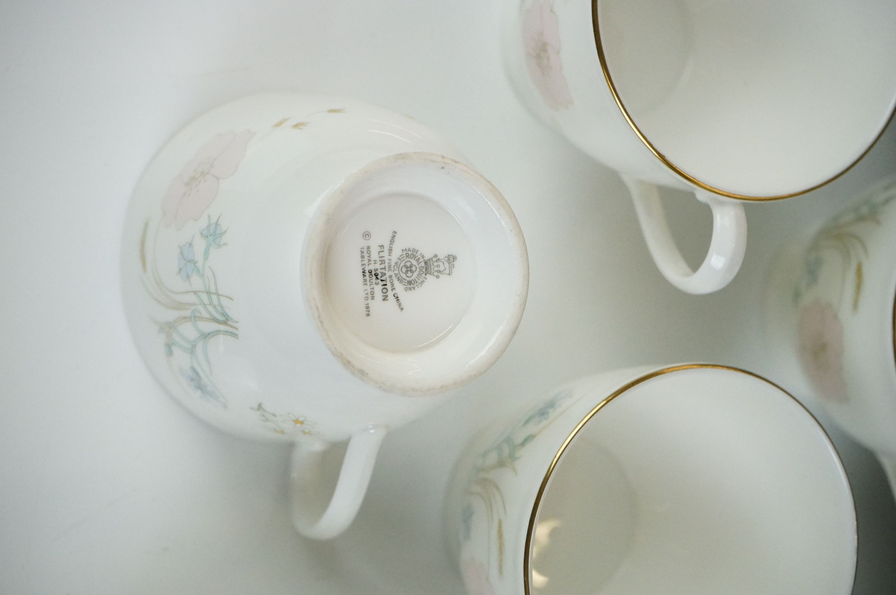 Royal Doulton ' Flirtation ' pattern tea and lunch set, pattern no. HL 5043, comprising 6 - Image 4 of 10