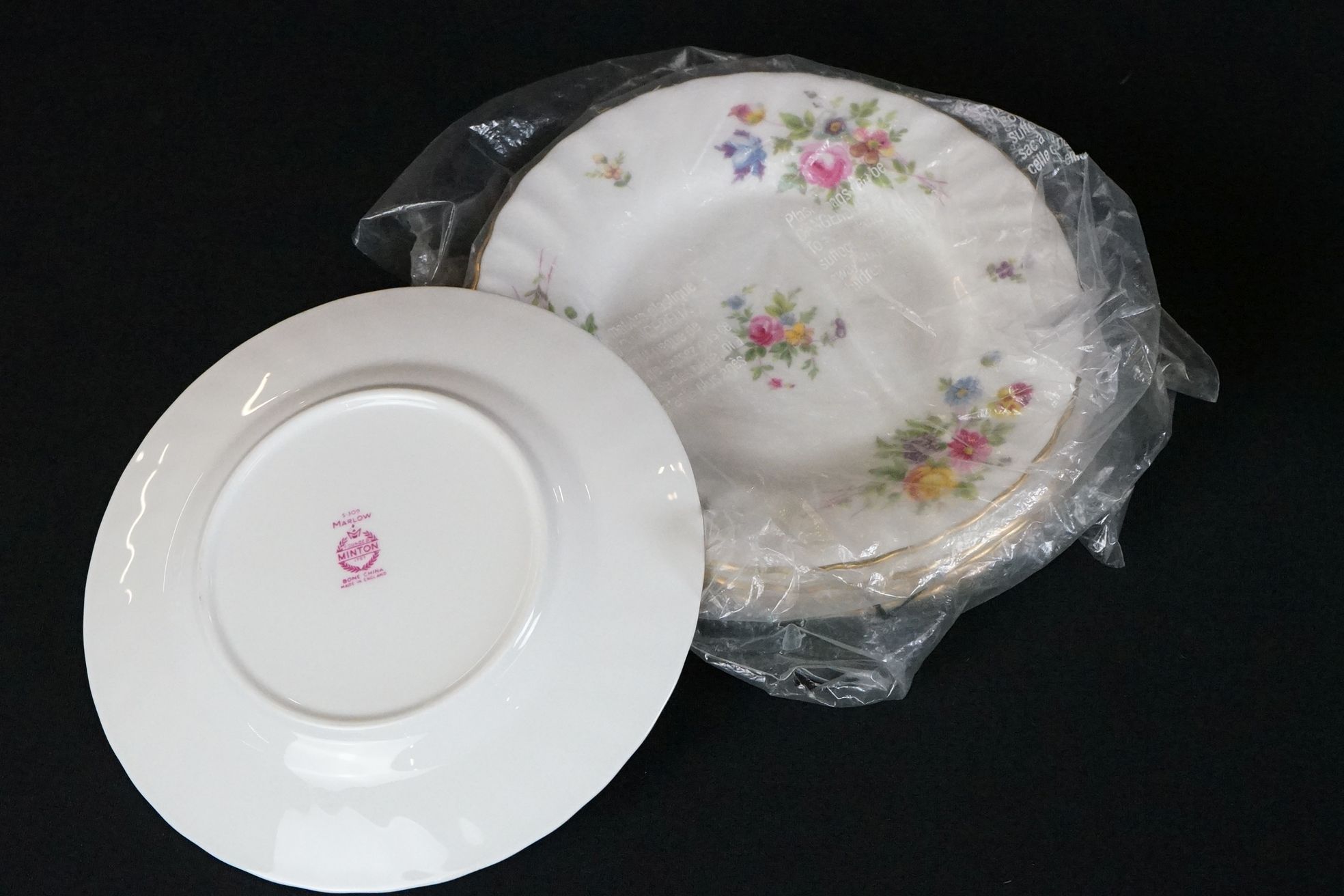 Minton ' Marlow ' pattern no. S.309 tea set for 6 to include 6 teacups & saucers, 6 tea plates, milk - Image 8 of 8