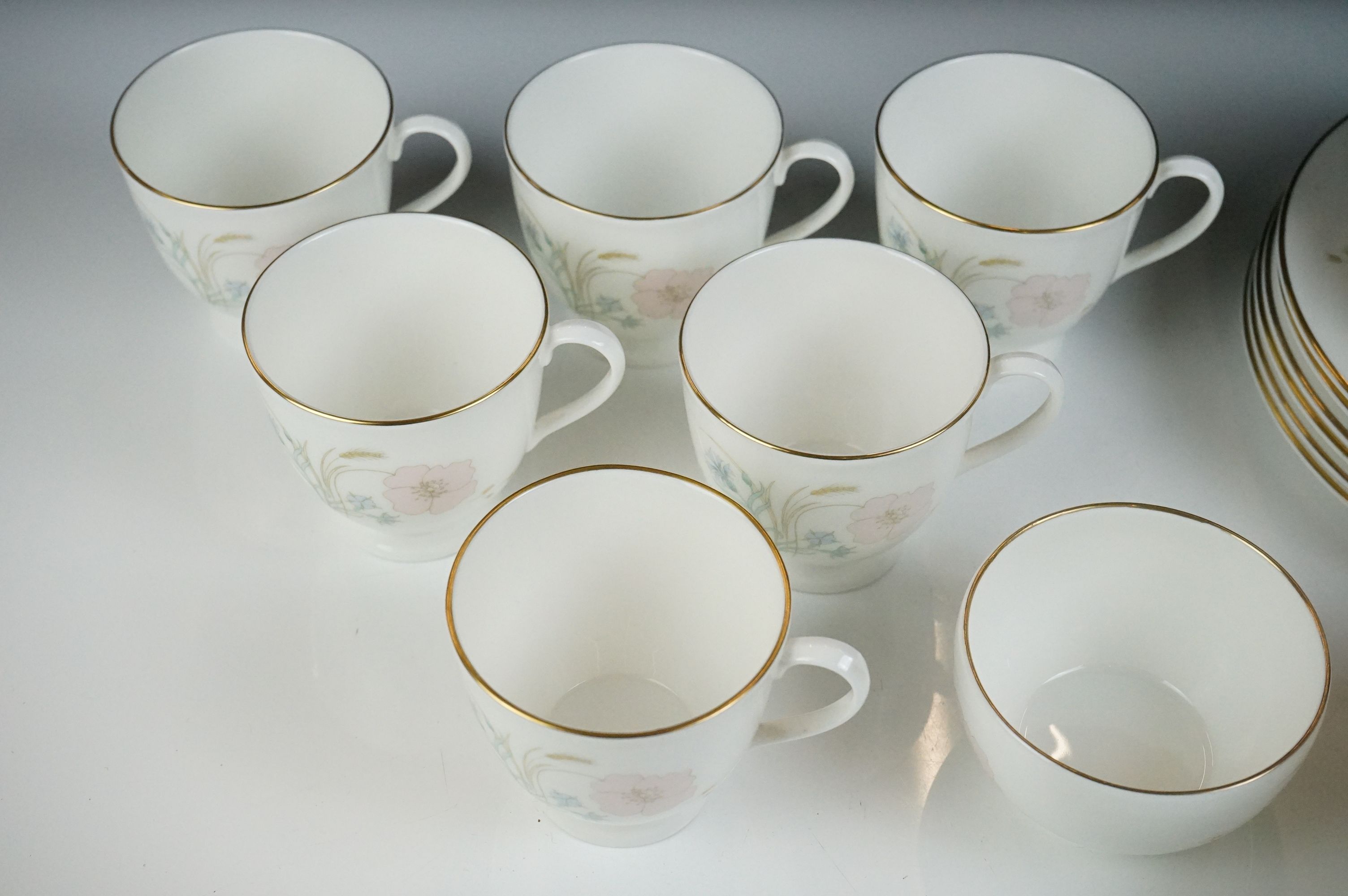 Royal Doulton ' Flirtation ' pattern tea and lunch set, pattern no. HL 5043, comprising 6 - Image 3 of 10