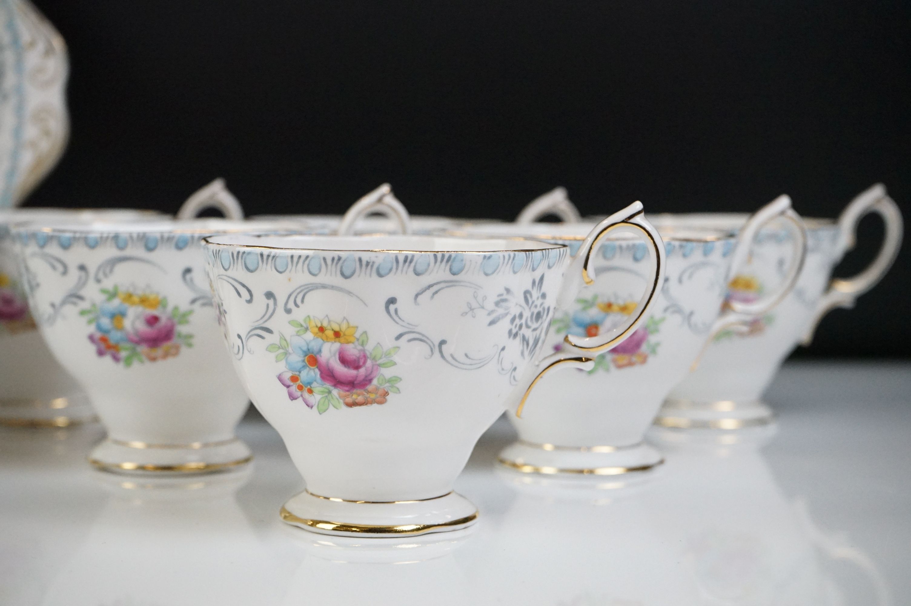 Royal Albert ' Domask ' pattern tea set, blue trio pattern no. 2693, Malvern shape, comprising 6 - Image 4 of 10