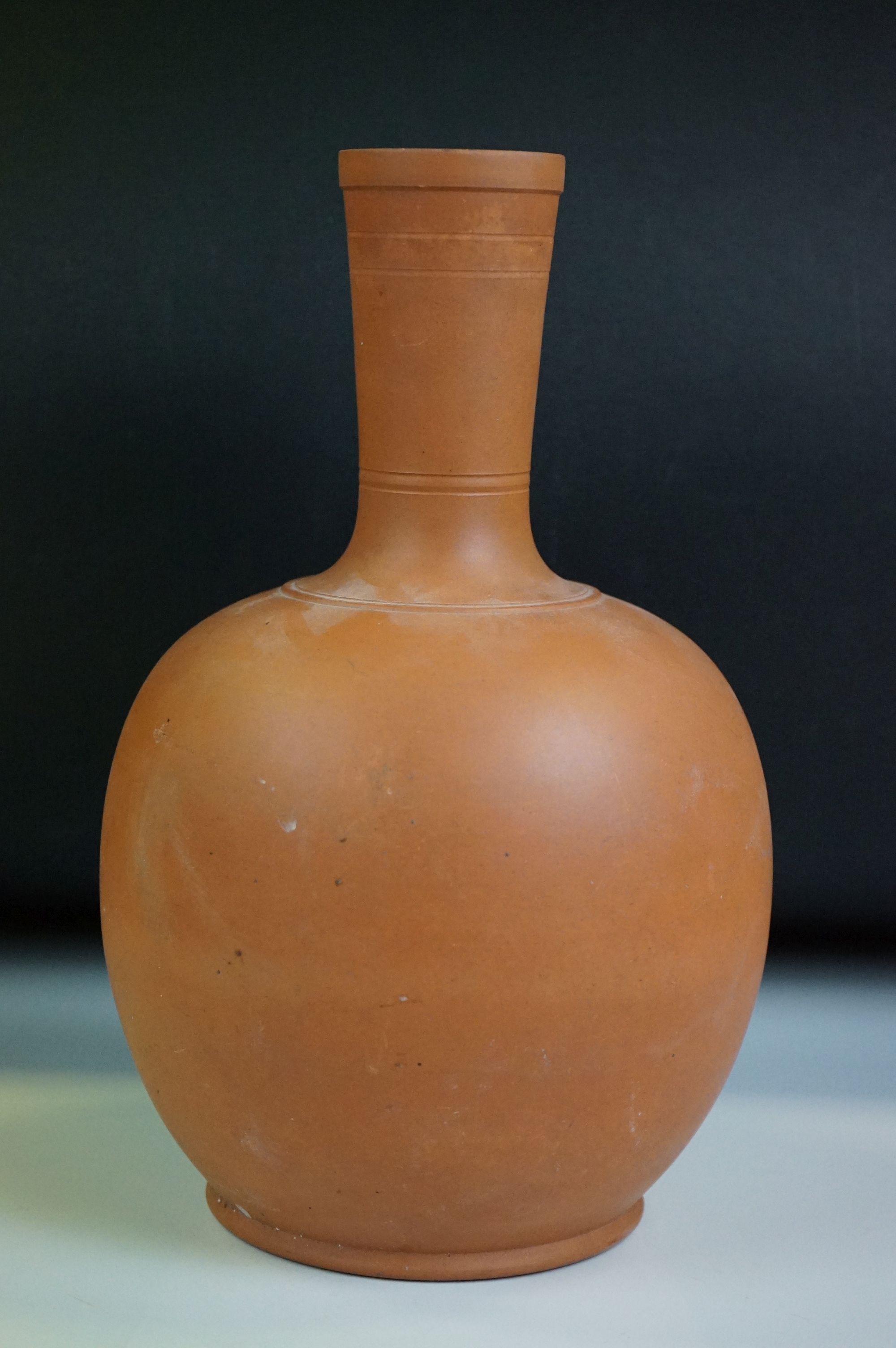 Watcombe of Torquay terracotta bottle vase & cover, ribbed decoration to neck, 27cm high (lid a/ - Image 6 of 10
