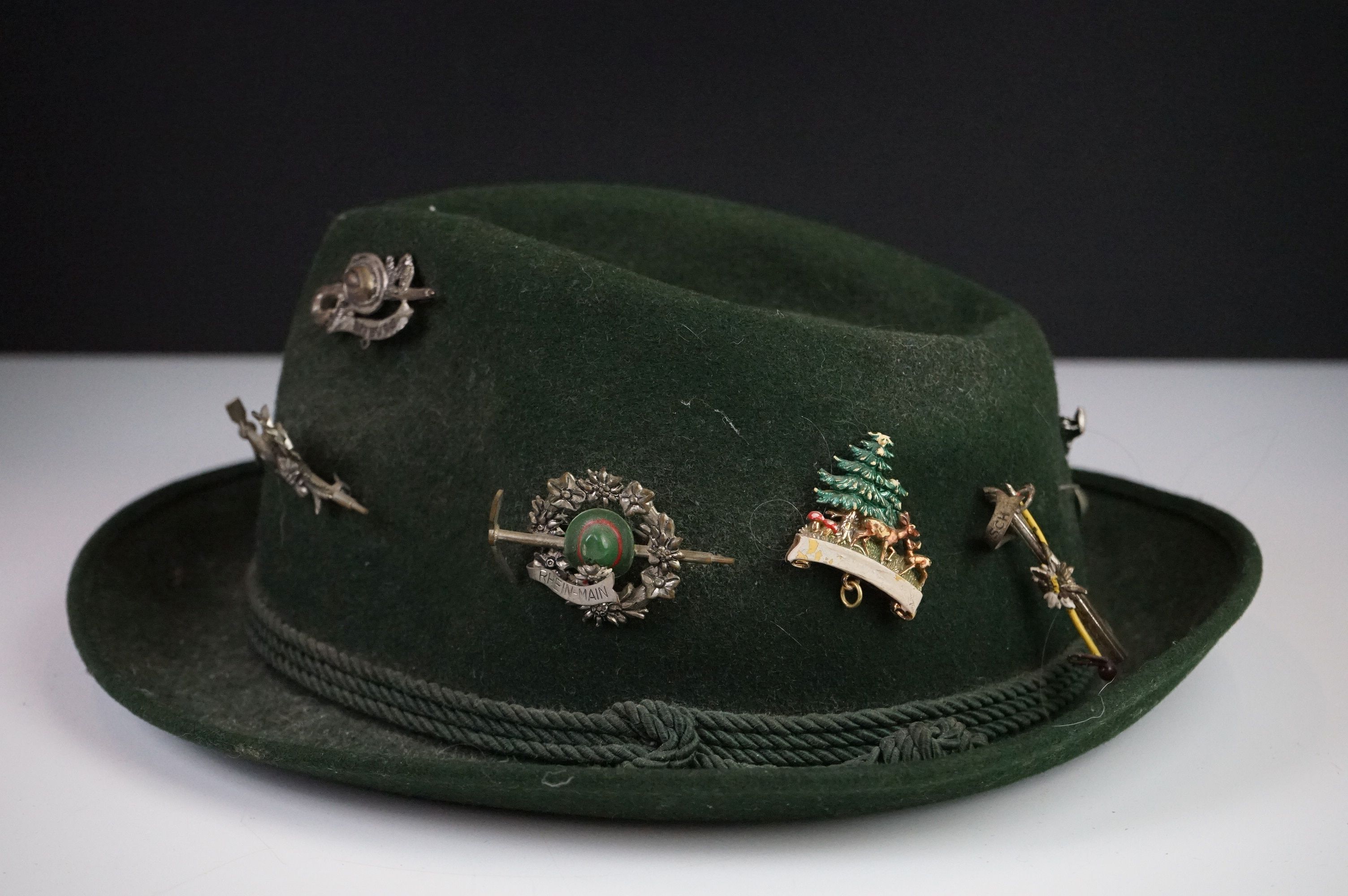 Bavarian Green Felt Hat marked to interior Golimbeck Trachtenhaus pinned with ten Bavarian - Image 3 of 14