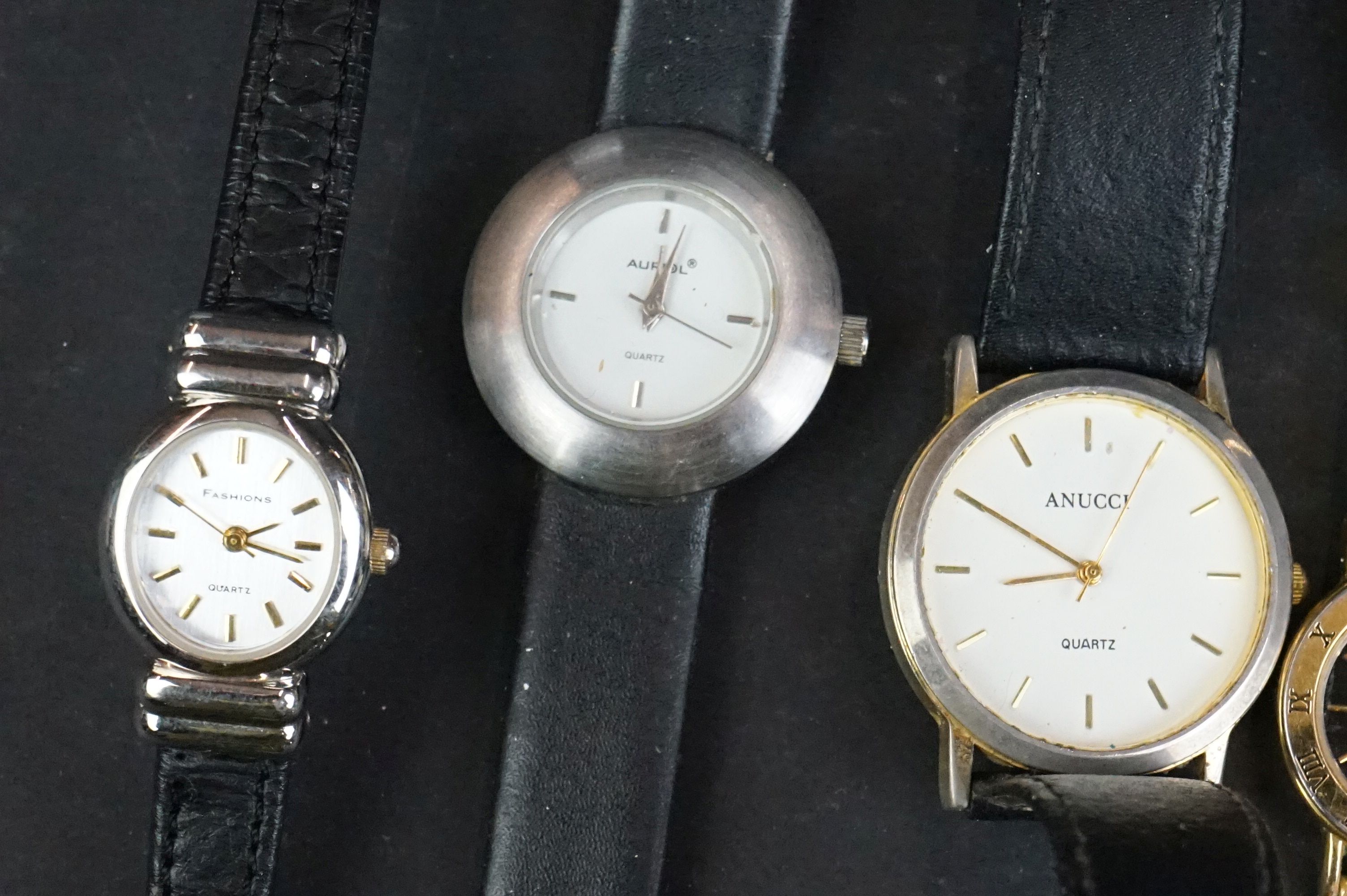 Collection of approximately Nineteen Wristwatches including Sekonda, Gucci and Accurist - Image 2 of 13