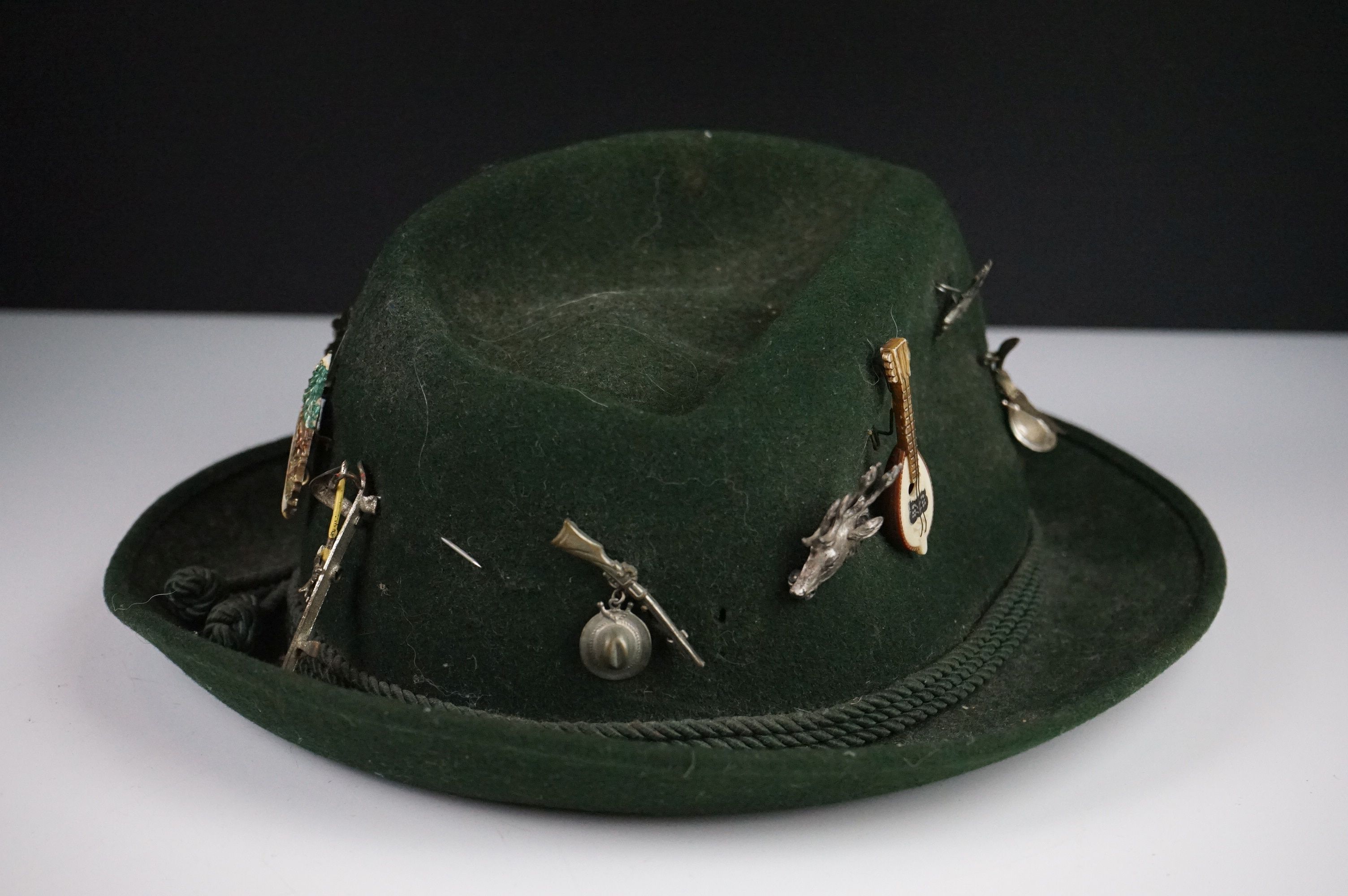 Bavarian Green Felt Hat marked to interior Golimbeck Trachtenhaus pinned with ten Bavarian - Image 4 of 14