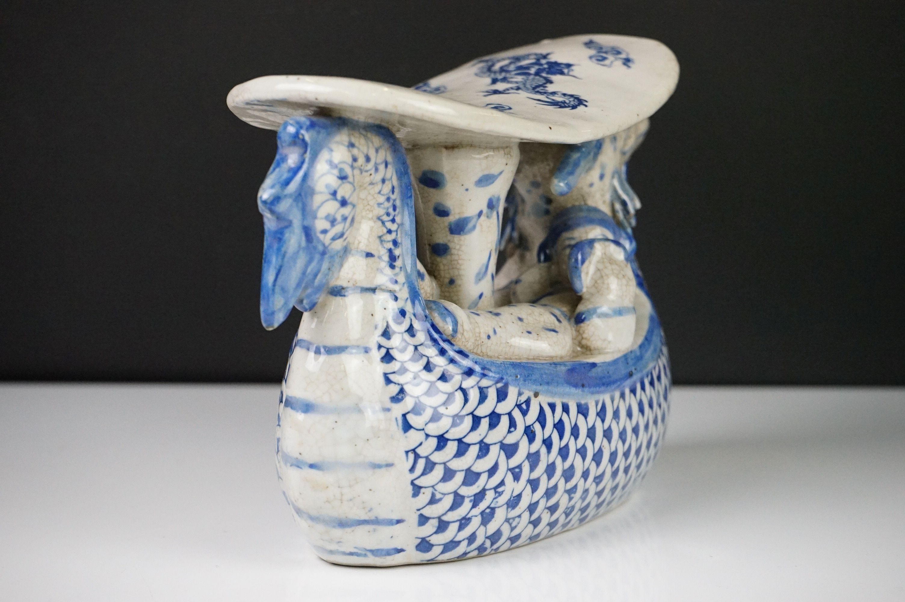 Chinese Blue and White Ceramic Head Rest in the form of a Dragon shaped Boat carrying figures, - Image 5 of 7