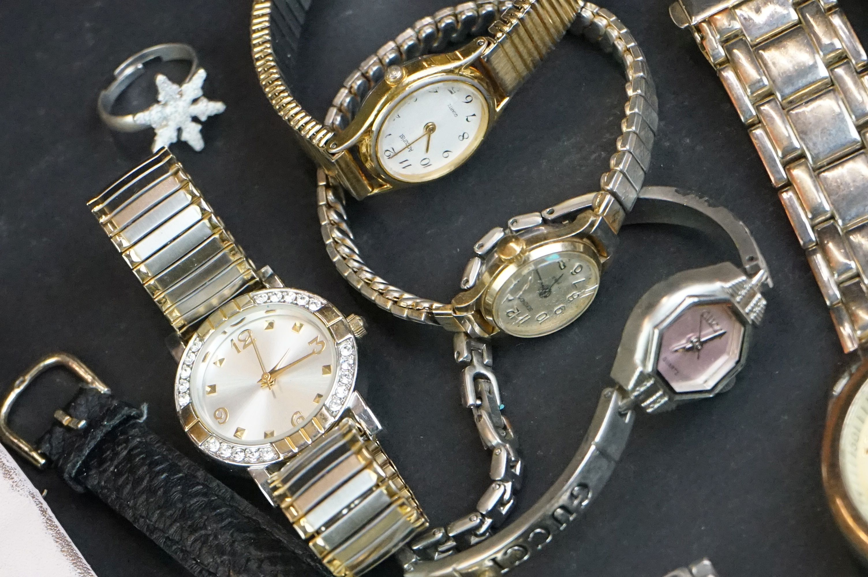 Collection of approximately Nineteen Wristwatches including Sekonda, Gucci and Accurist - Image 6 of 13