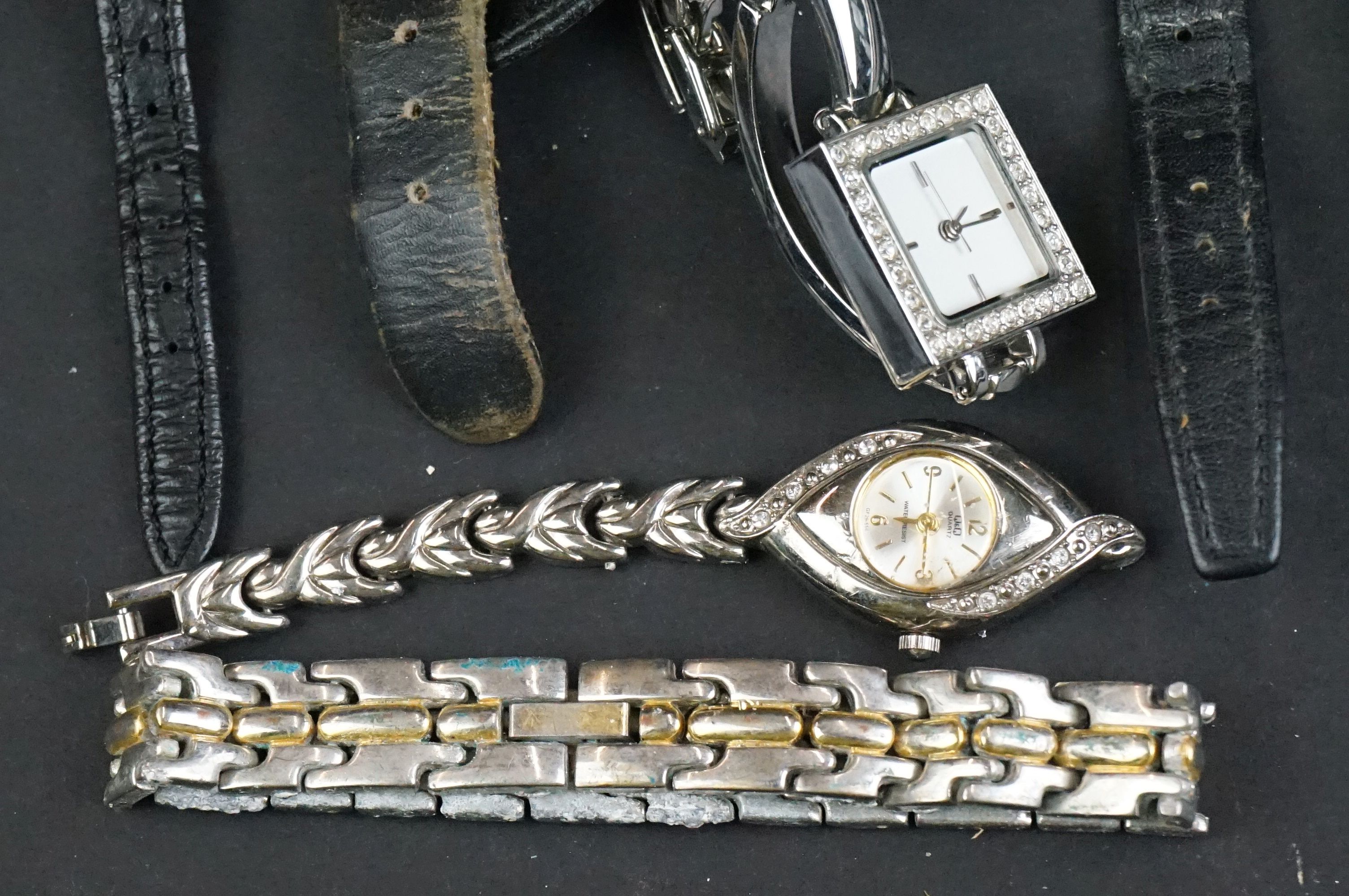 Collection of approximately Nineteen Wristwatches including Sekonda, Gucci and Accurist - Image 9 of 13