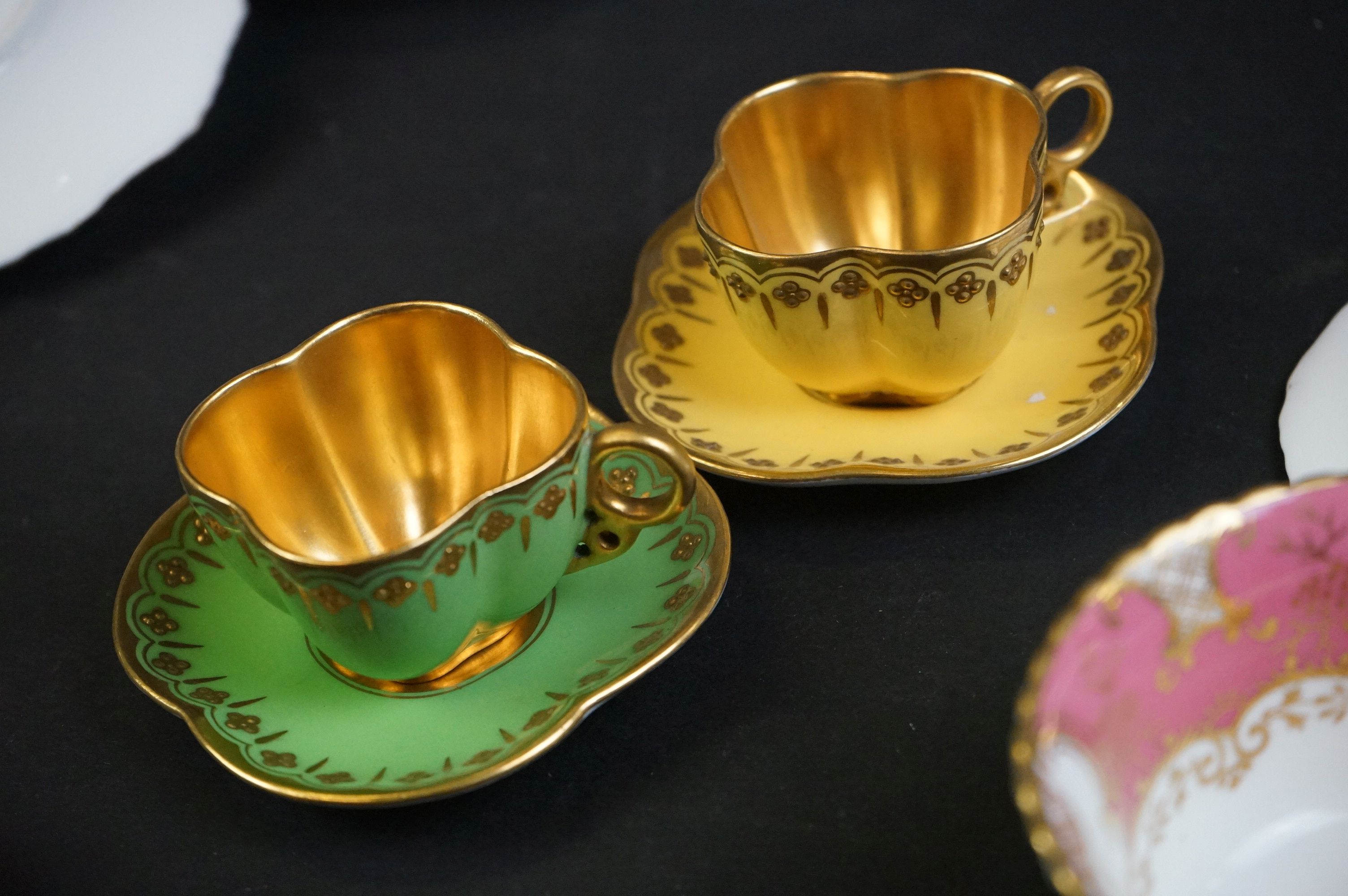 Early 20th century Coalport Cabinet part Coffee Set decorated in pink and gilt with floral sprays - Image 19 of 24