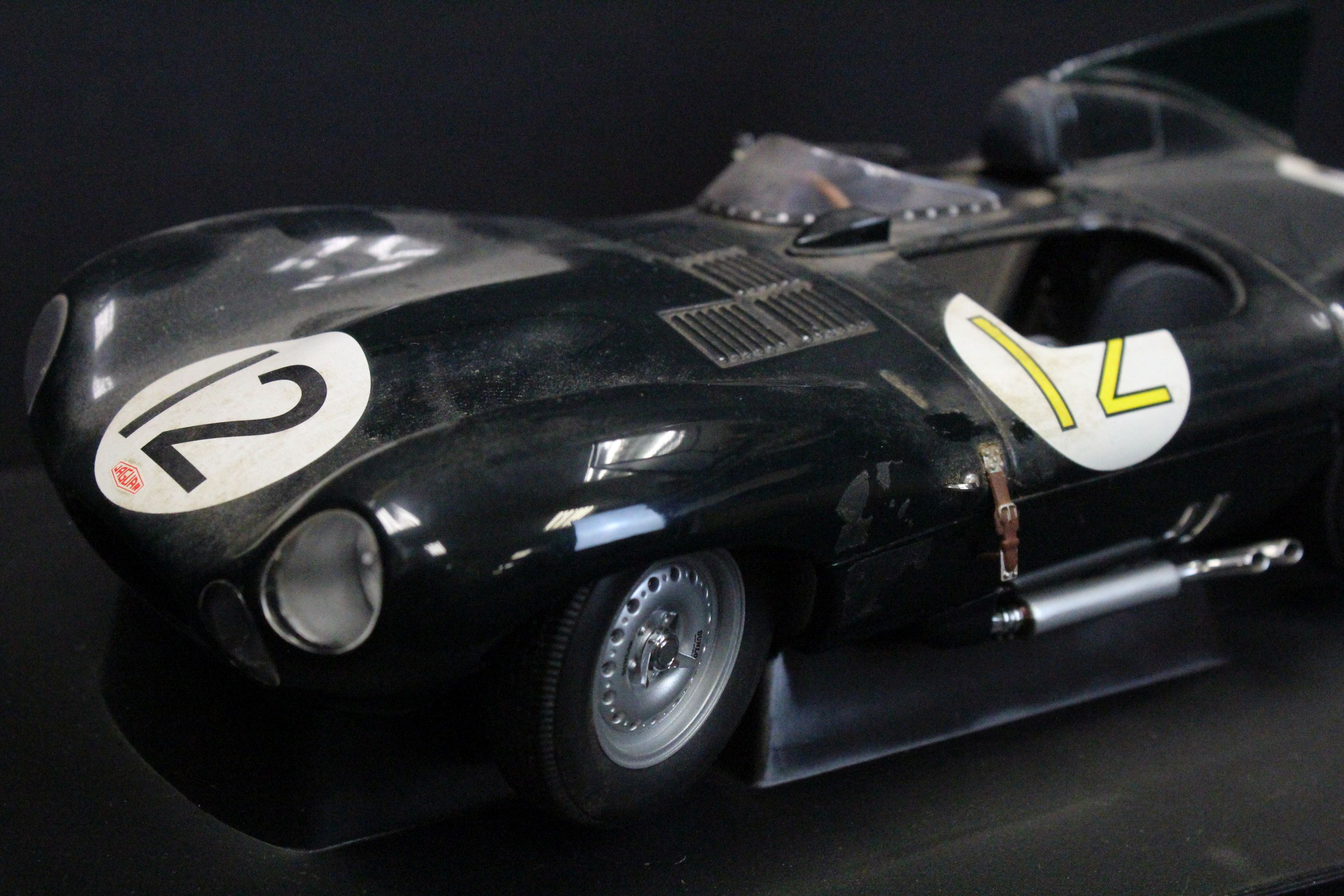 Autograph - Boxed 1/18 Auto Art 73561 Jaguar D-Type Short Nose green Le Mans 1954 diecast model - Image 11 of 14