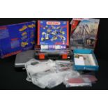 Collection of Meccano to include boxed 15305 2 in 1 (Eiffel Tower, Brooklyn Bridge), cased 0532