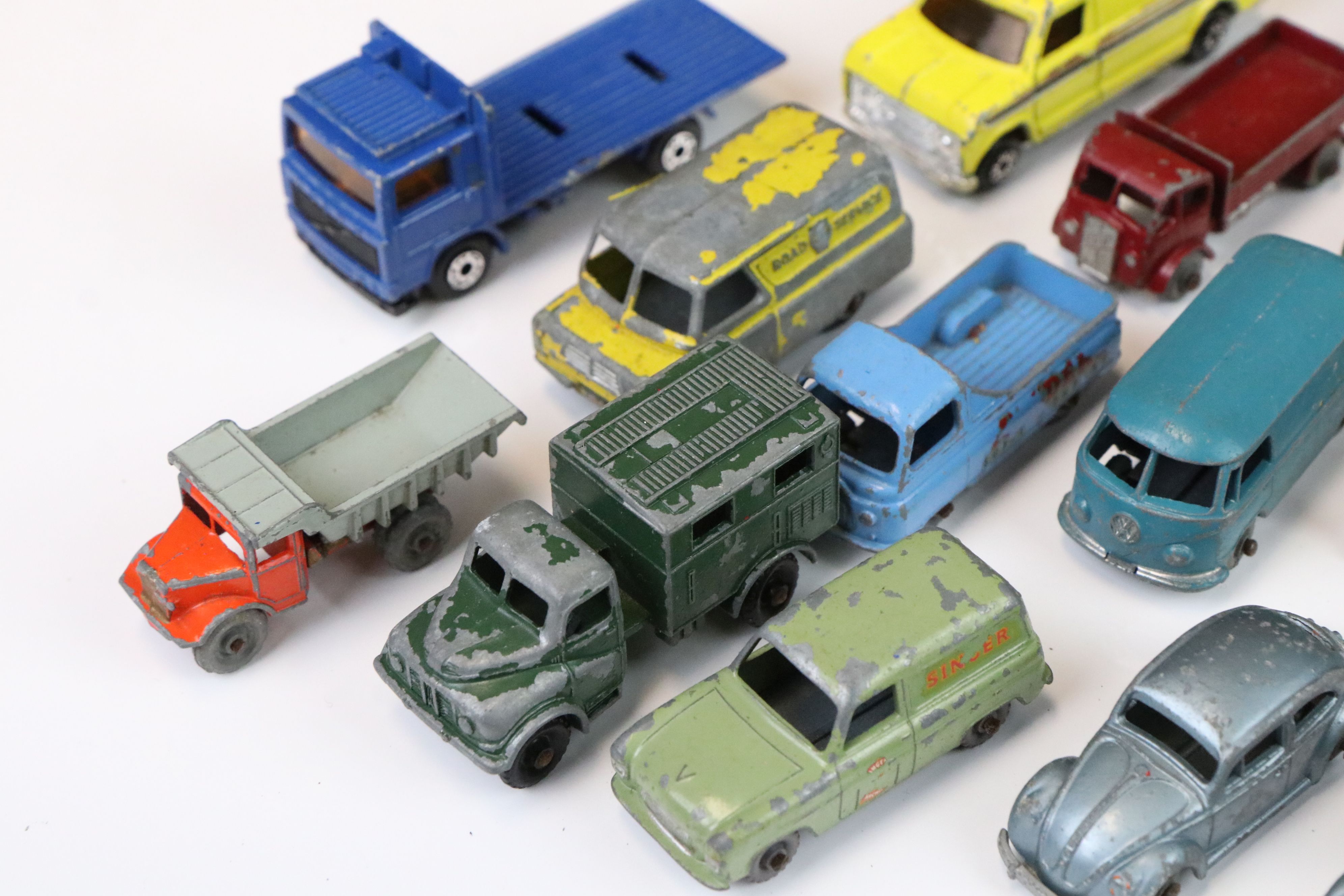 Collection of play worn mid 20th C onwards to include Matchbox 75 Series, Siku, Majorette, Corgi etc - Image 2 of 7