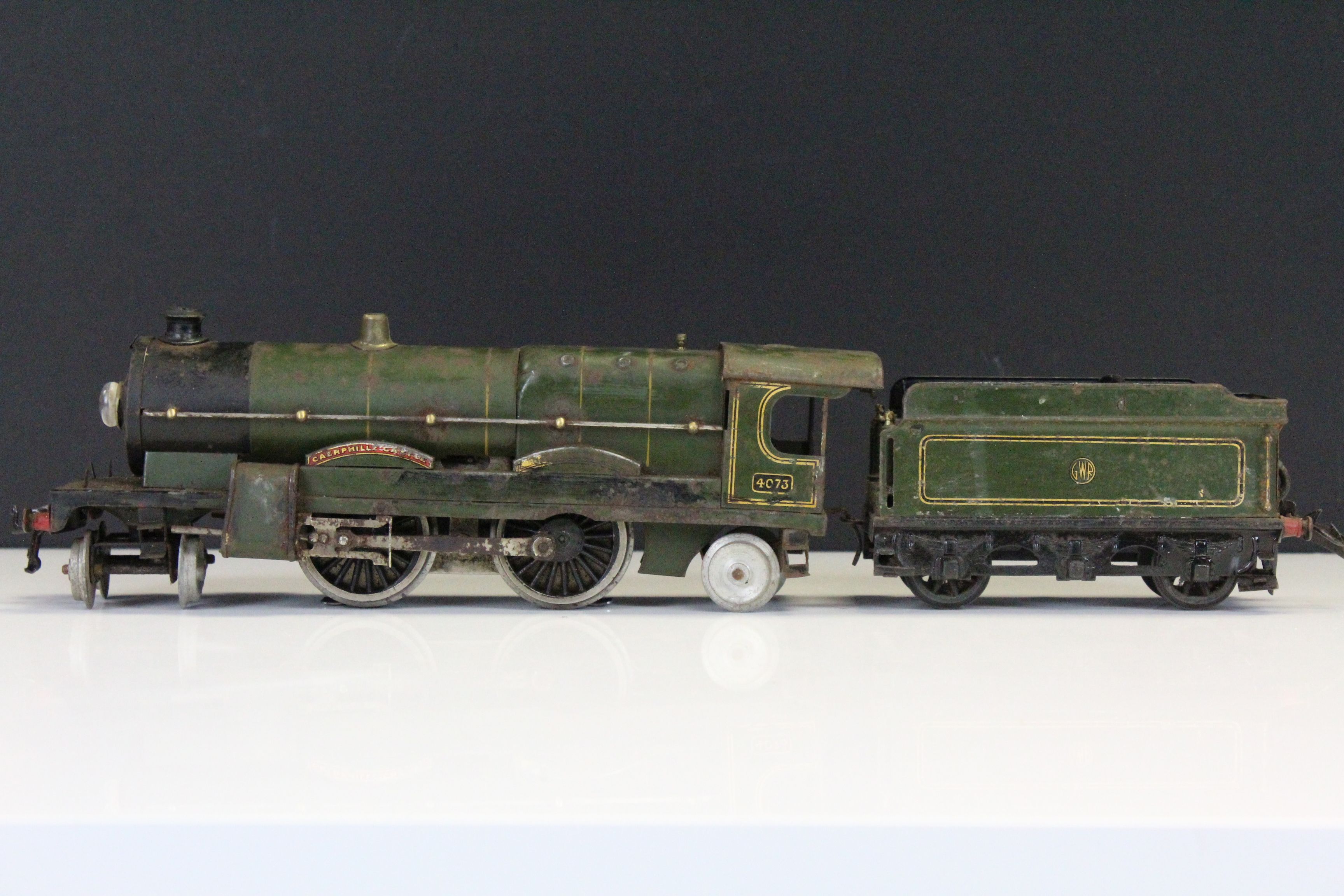Hornby O gauge Caerphilly Castle 4-4-2 4073 GWR locomotive with tender, play worn