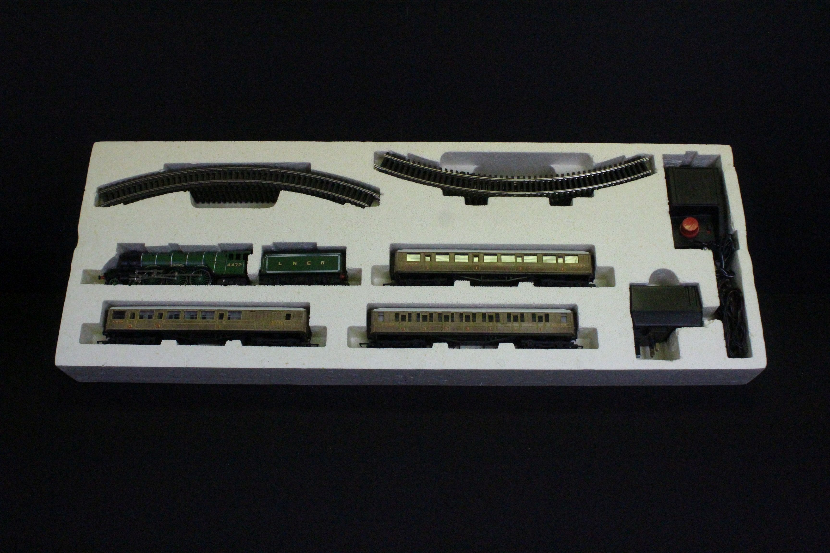 Two boxed Hornby OO gauge electric train sets to include R1001 Flying Scotsman and R824 Intercity - Image 7 of 9