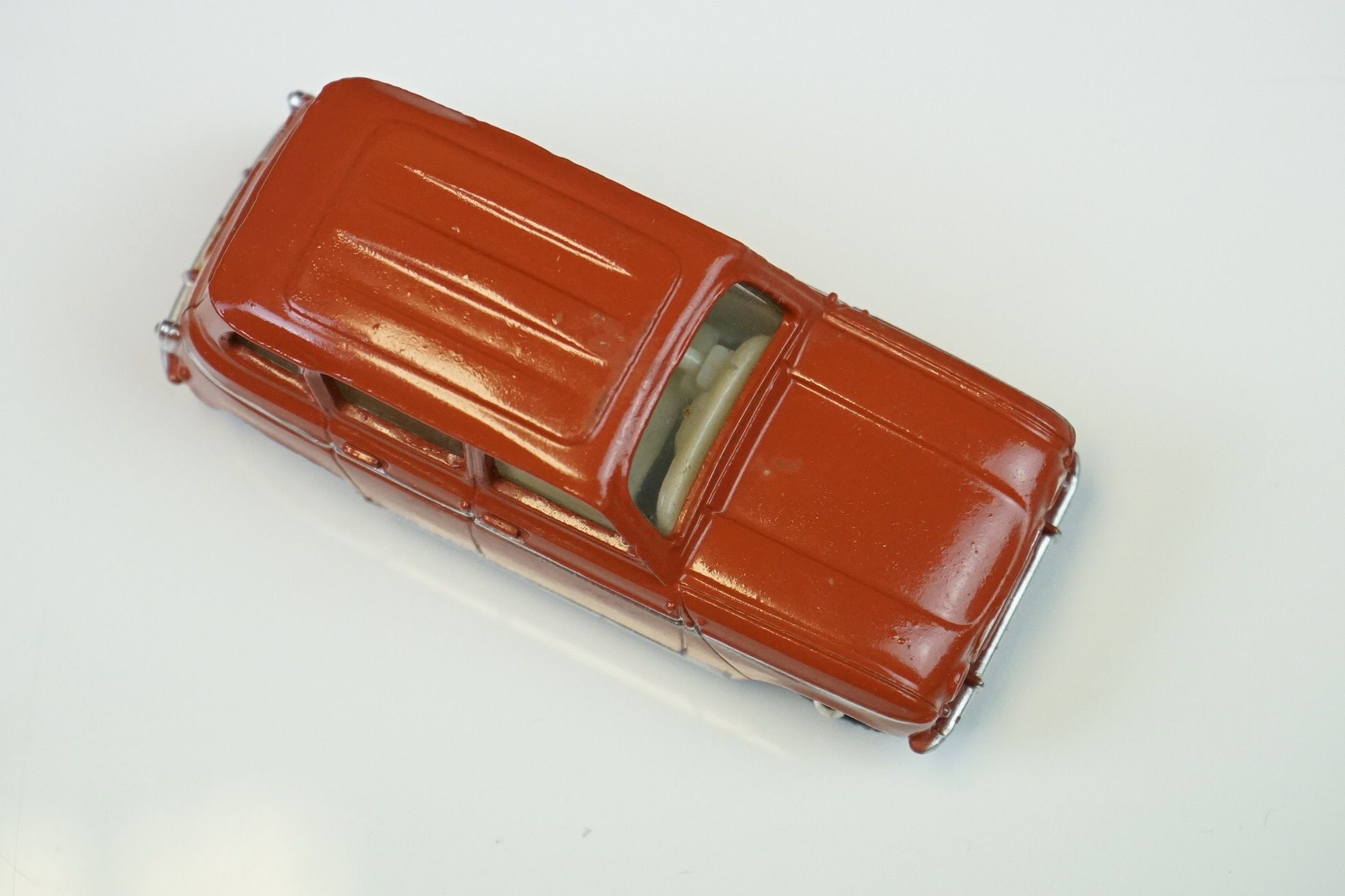 Four boxed Dinky diecast models to include French 518 Renault 4L in brick red, 162 Ford Zephyr - Image 25 of 37