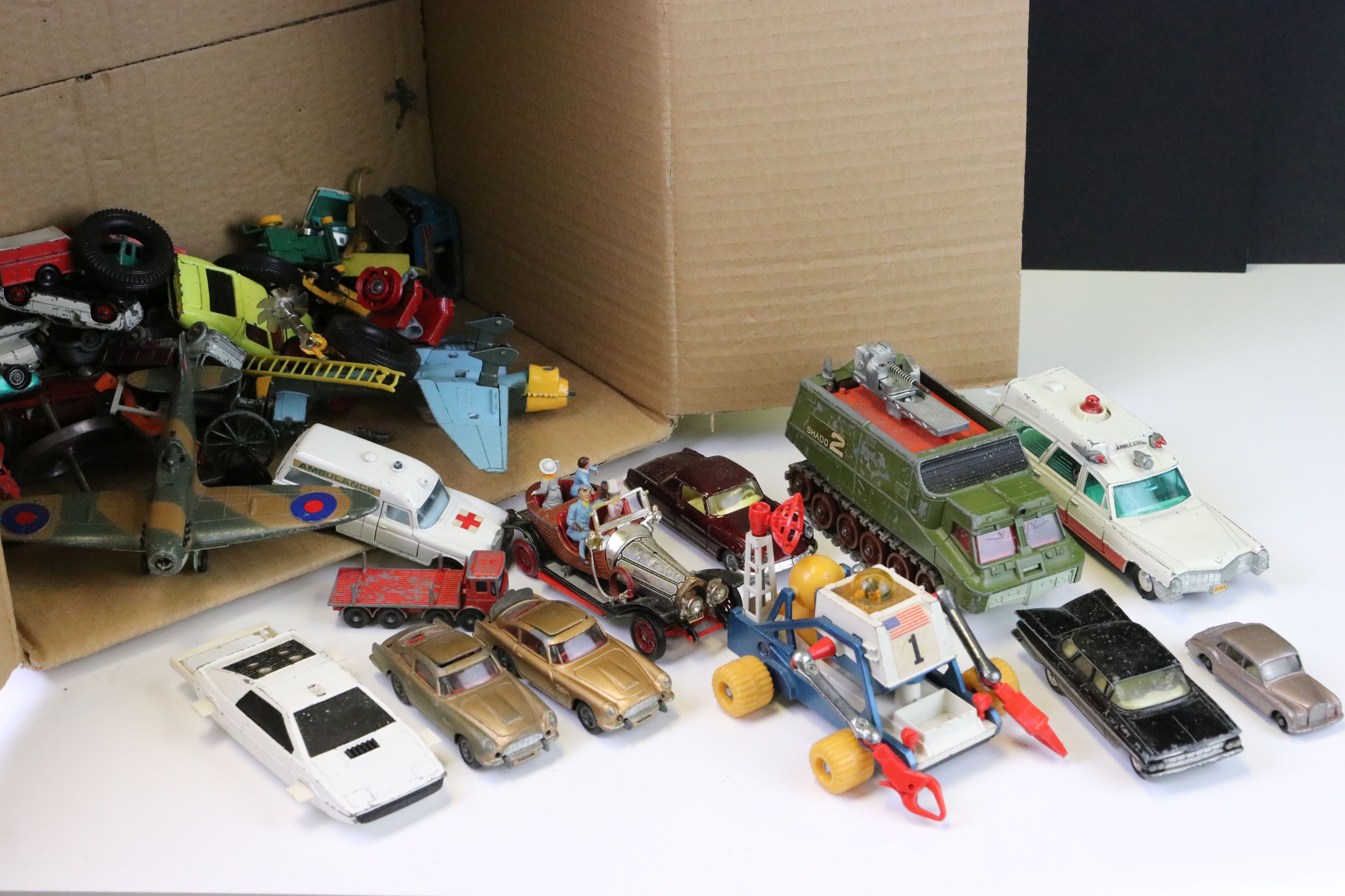 Group of mid 20th C play worn diecast models to include Corgi, Dinky & Matchbox featuring 2 x