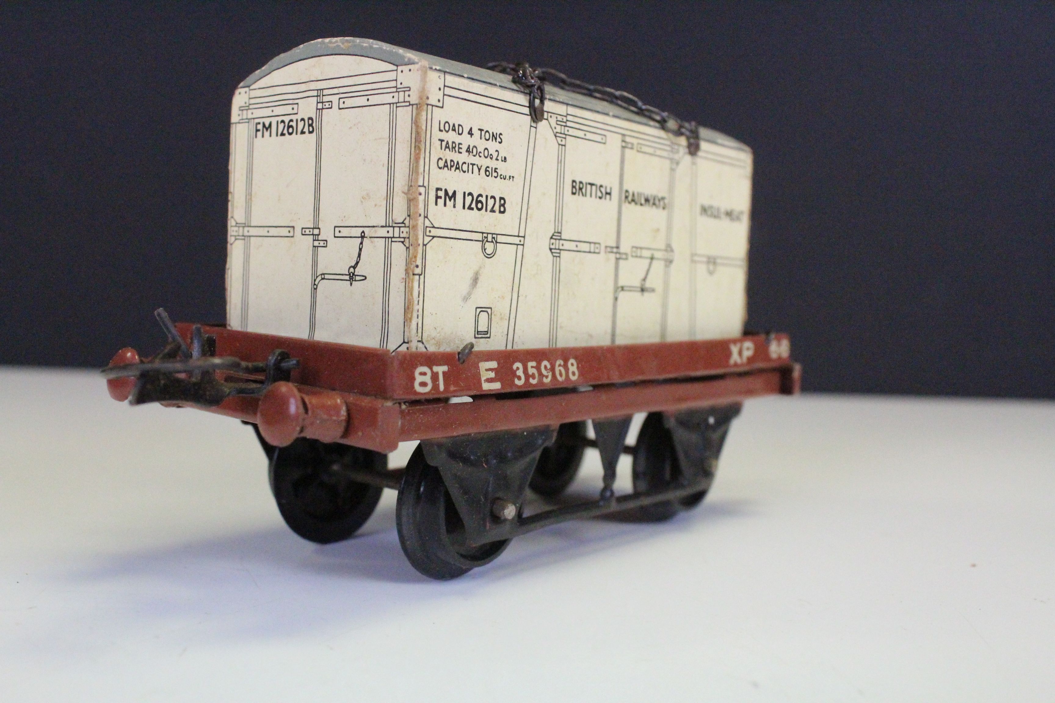 Boxed Hornby O gauge Tank Goods Set No 45 containing BR 0-4-0 locomotive in black livery, track - Image 10 of 19