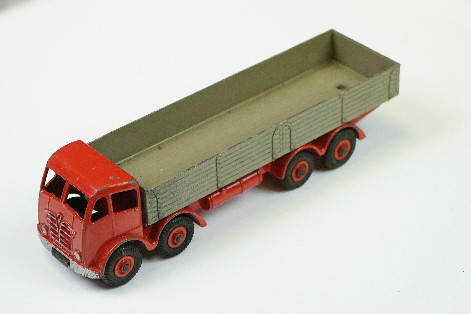 Five mid 20th C play worn Dinky diecast models to include 2 x Foden (variants), Leyland Octopus, 651 - Image 6 of 11