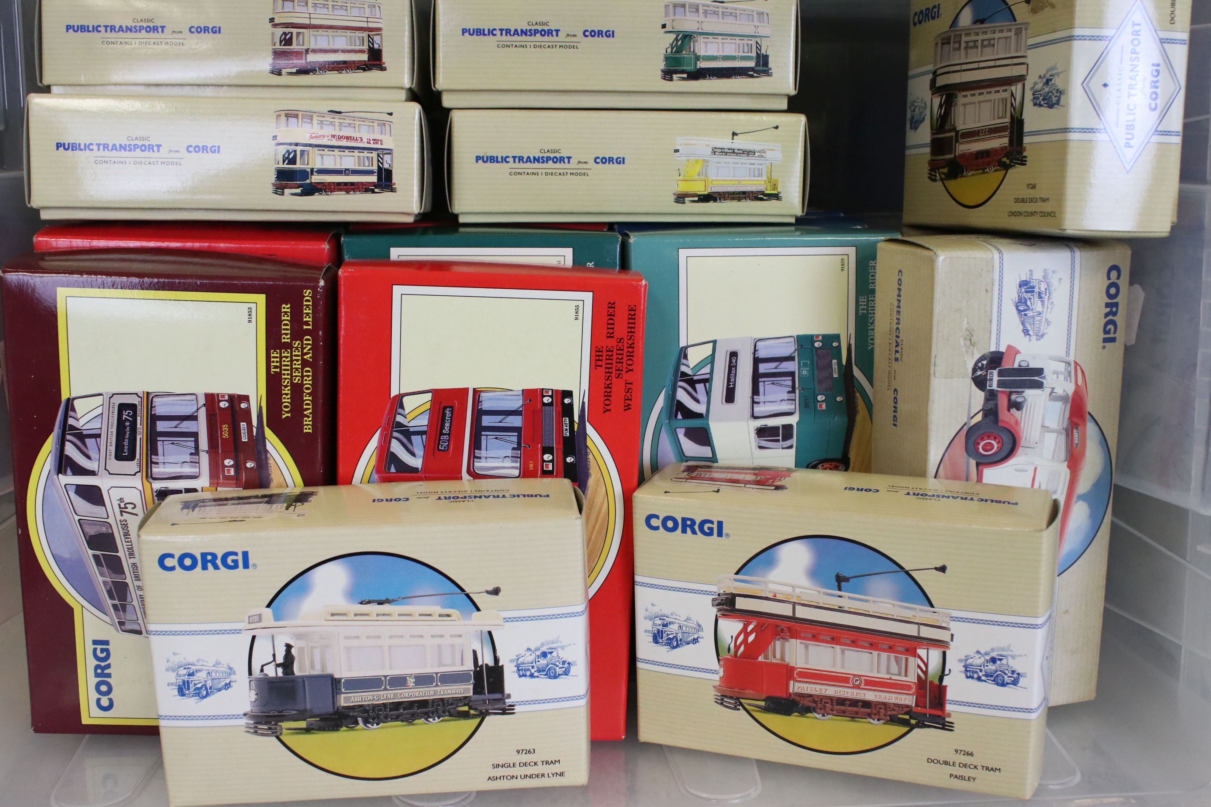 32 Boxed diecast models, mostly Corgi buses & trams, to include 7 x Corgi Classics ' Public - Image 2 of 17