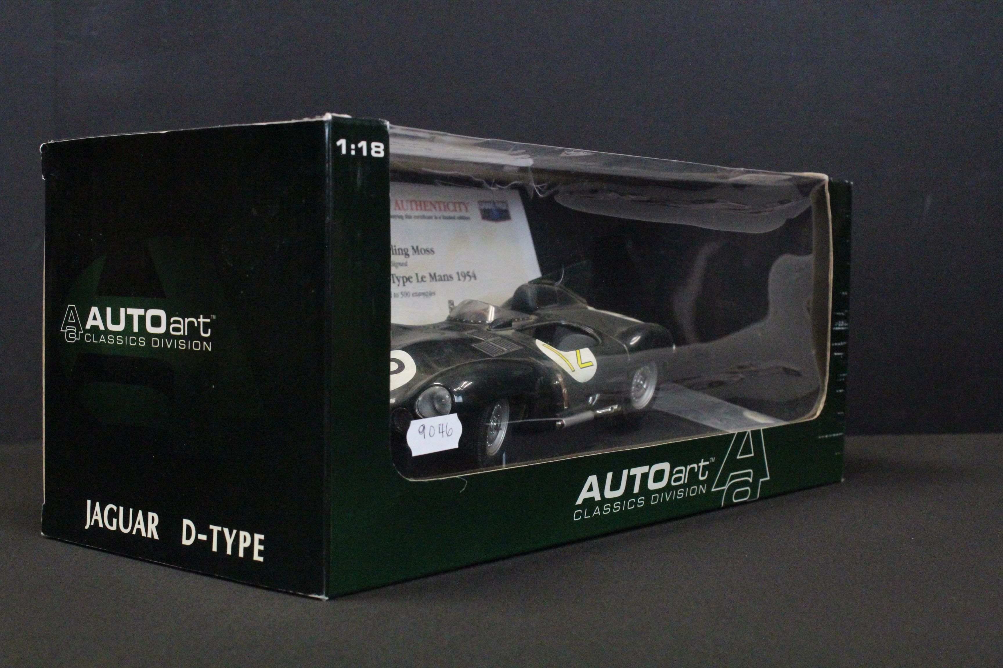 Autograph - Boxed 1/18 Auto Art 73561 Jaguar D-Type Short Nose green Le Mans 1954 diecast model - Image 2 of 14