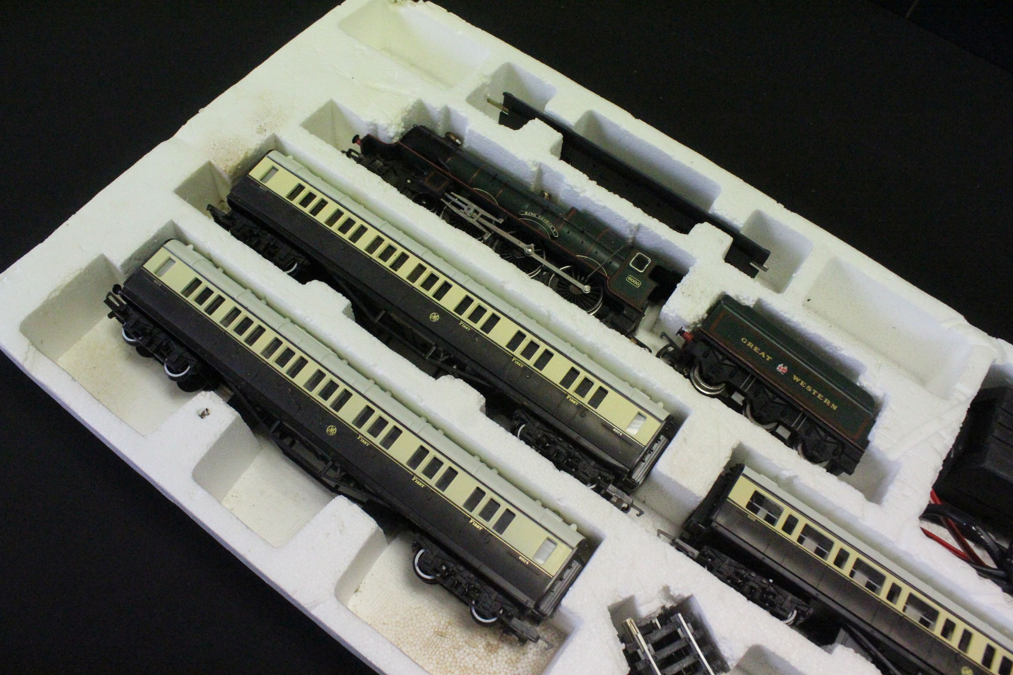 Two boxed Hornby OO gauge train sets to include R687 Silver Jubilee Pullman Set and ltd edn 150th - Image 13 of 15